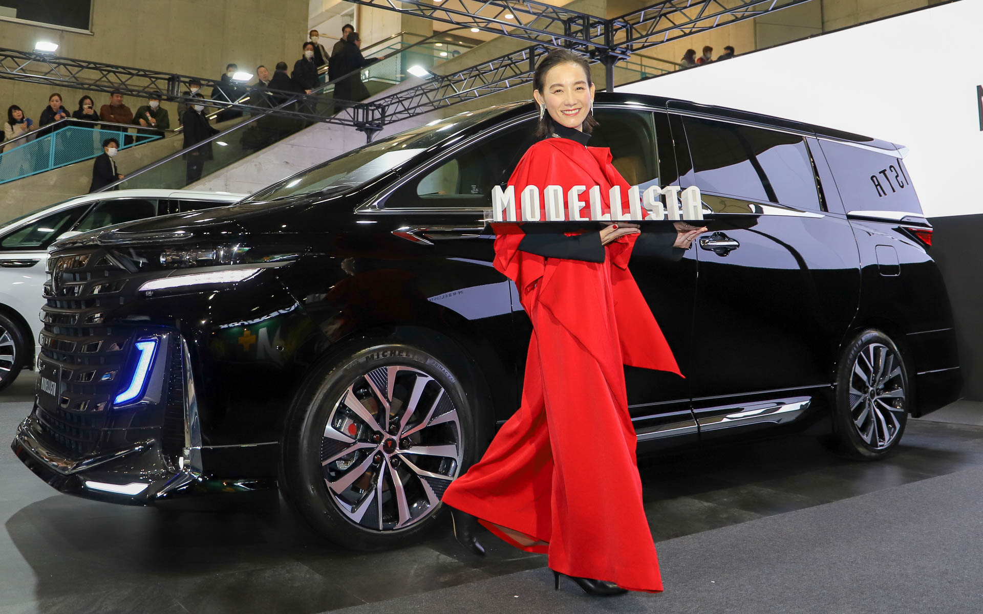 篠原ともえさんがスペシャルゲストとして登場