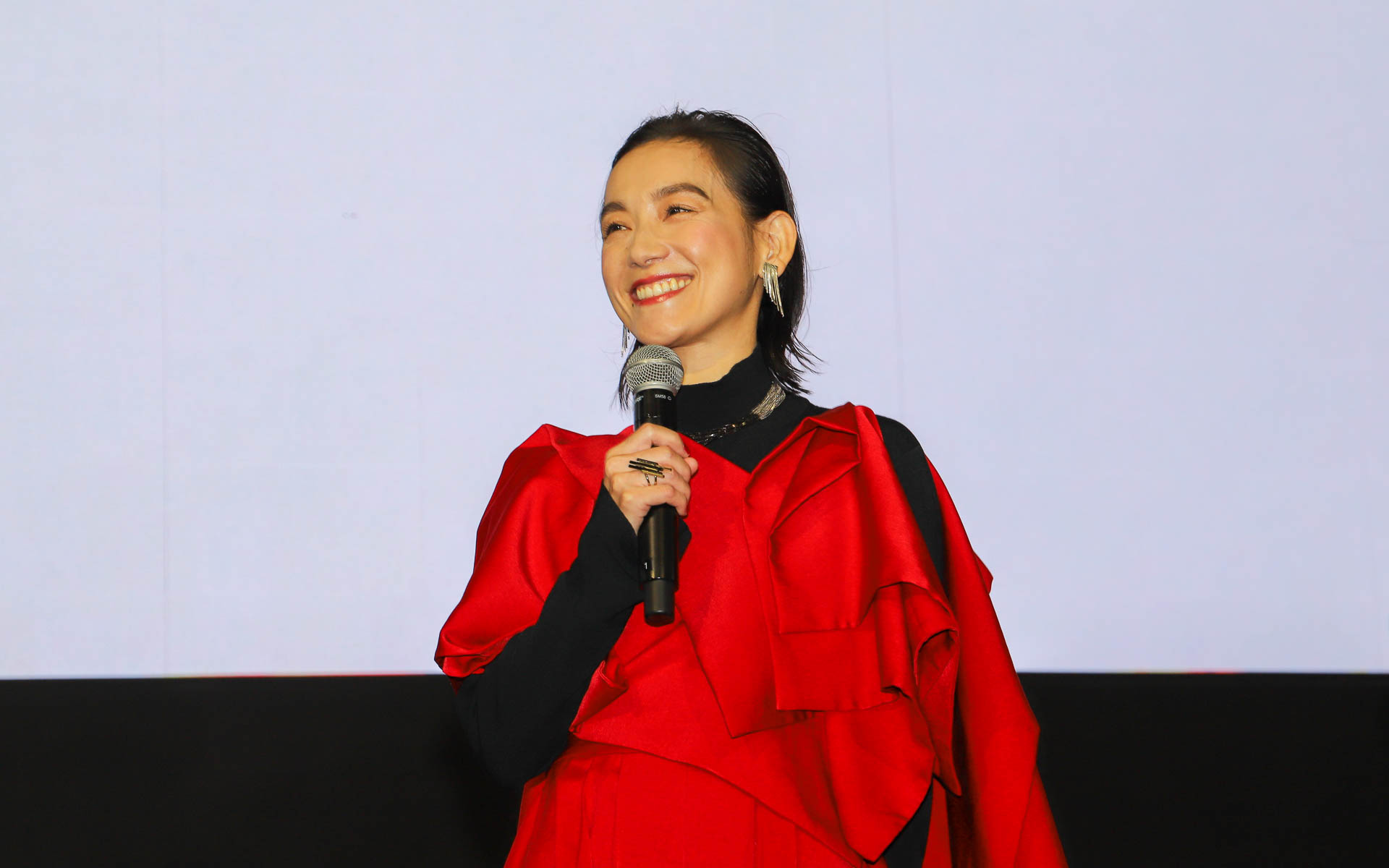 篠原ともえさん