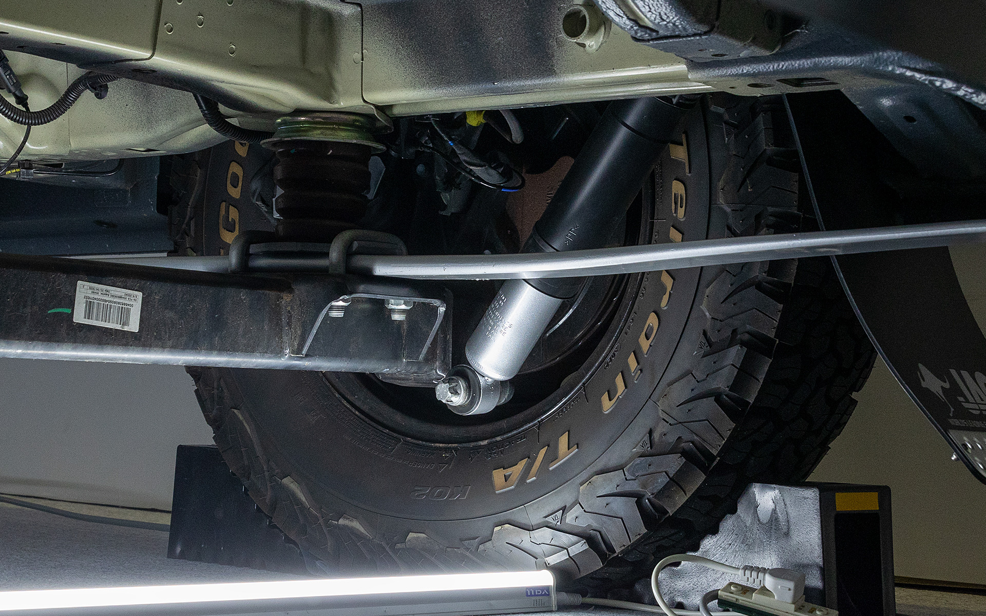 このショックアブソーバーでも走りはよくなるが、これから開発するものはさらに性能を高めていくと言う。スプリングも専用品を作っていく予定とのことだ