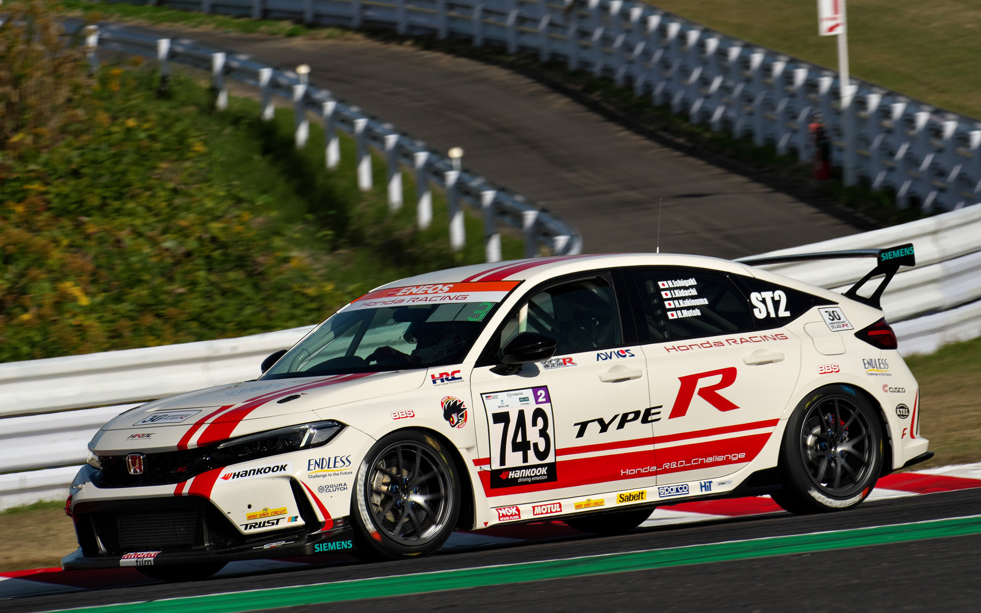 2023年スーパー耐久シリーズST-2クラスにてシリーズチャンピオンを獲得した「Honda R＆D Challenge FL5（CIVIC TYPE R）」