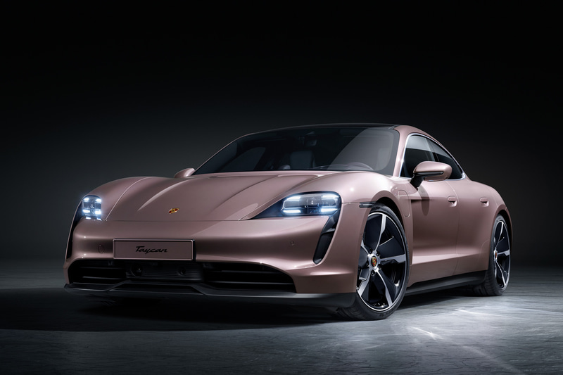 フル電動スポーツカー「タイカン」