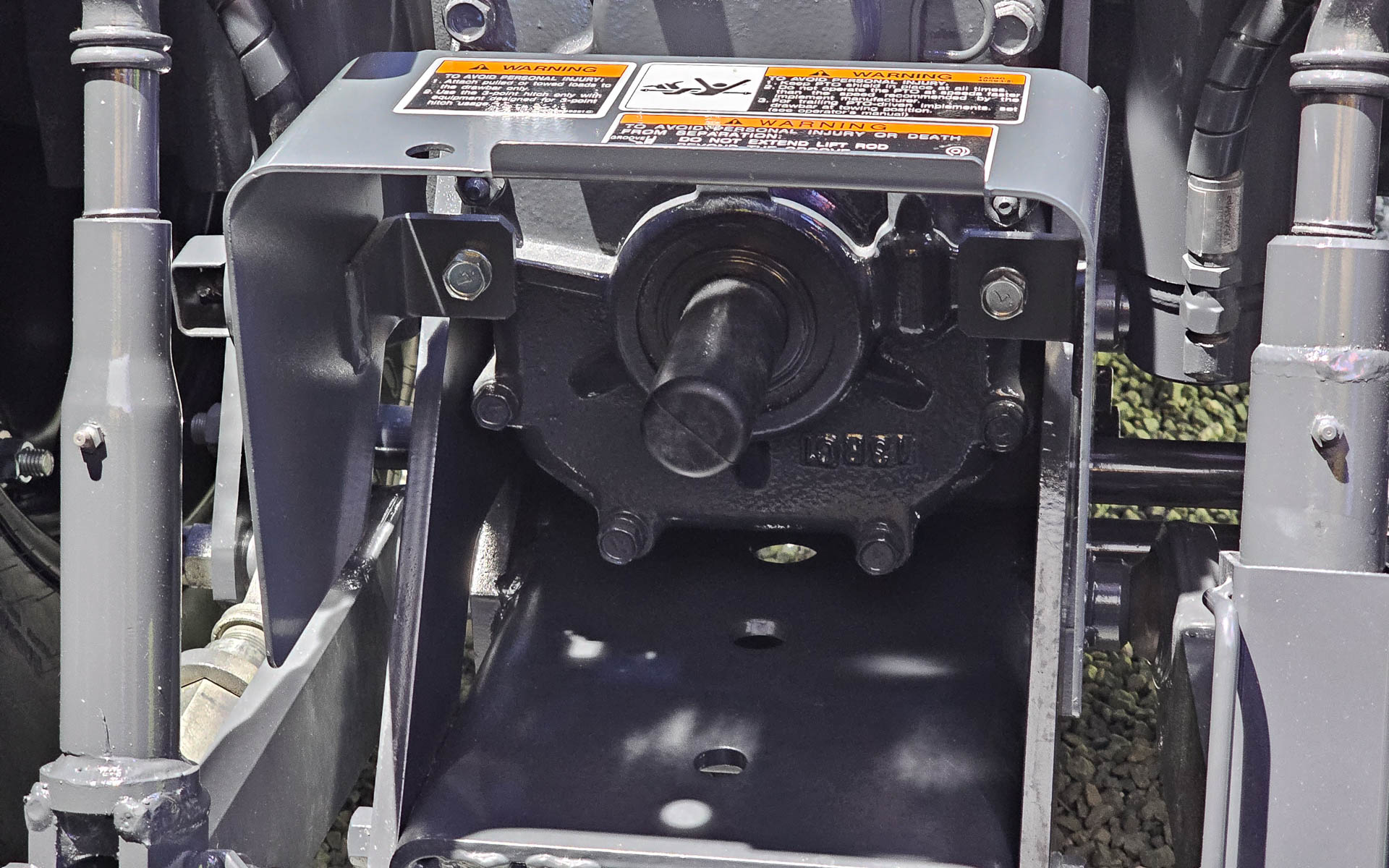 けん引するオプション機器に駆動力を伝えるドライブシャフト