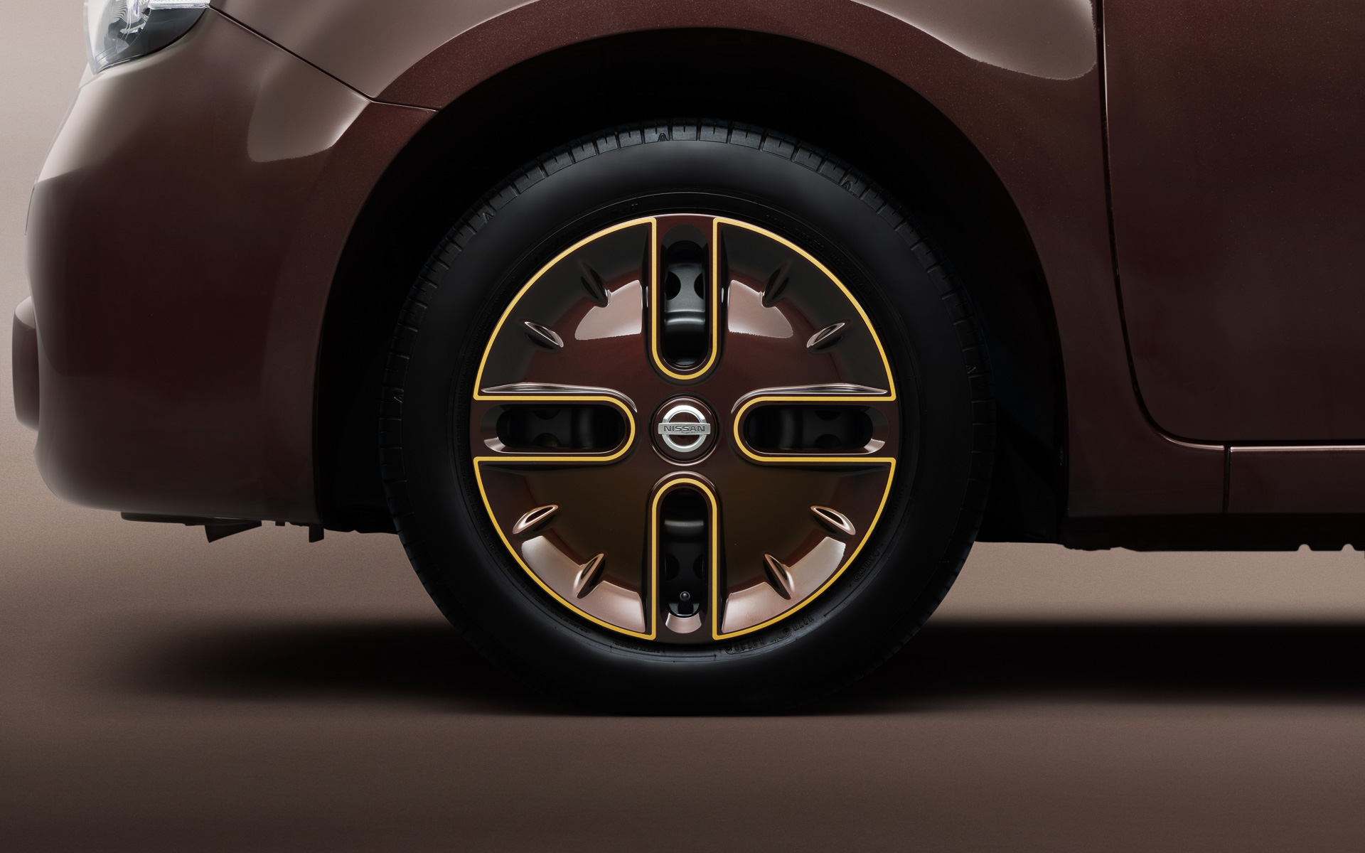 カスタムパック「エントリー」は、ホイールカバーとシートカバーの設定