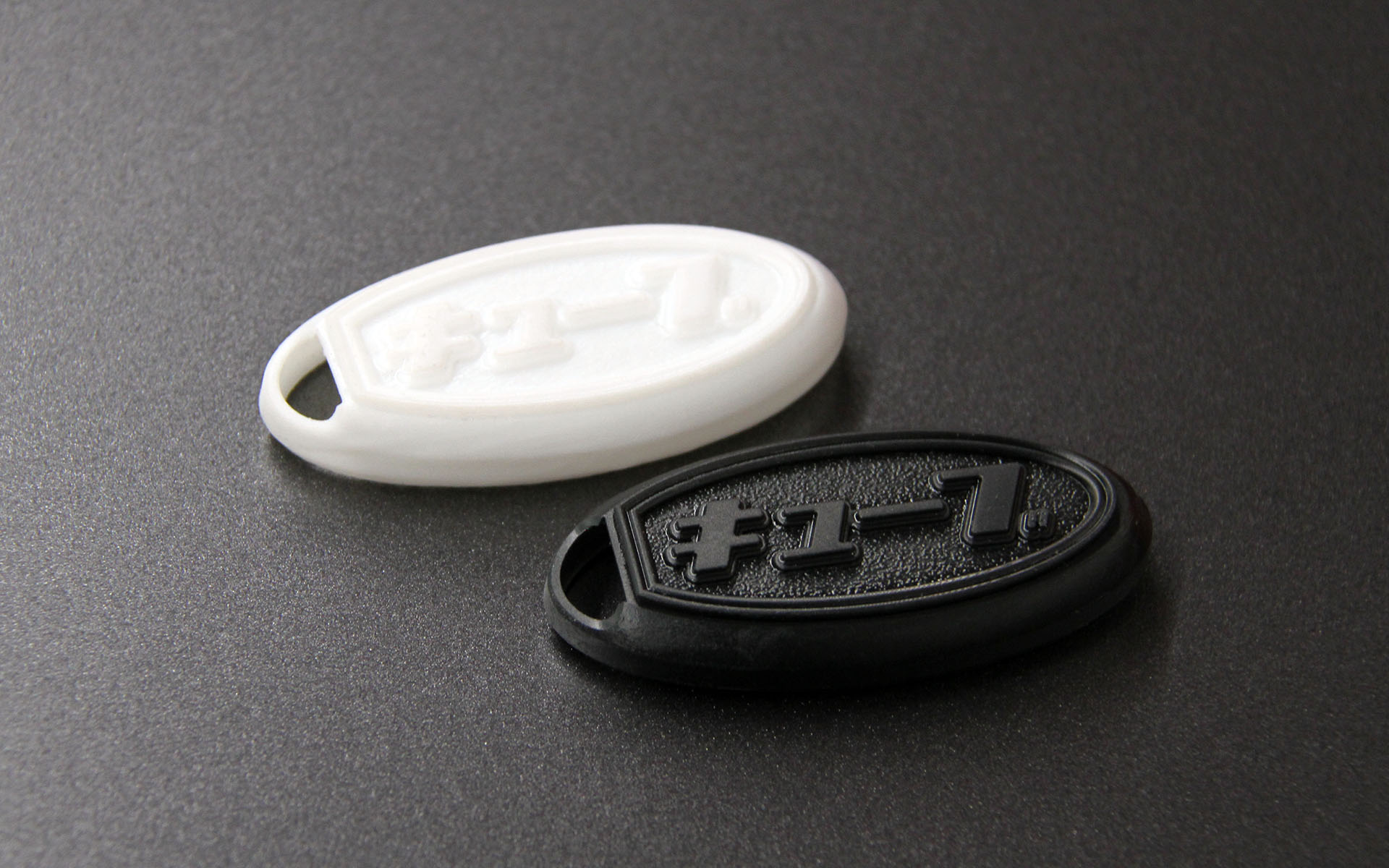 こちらは納車記念品として用意されるキーケース