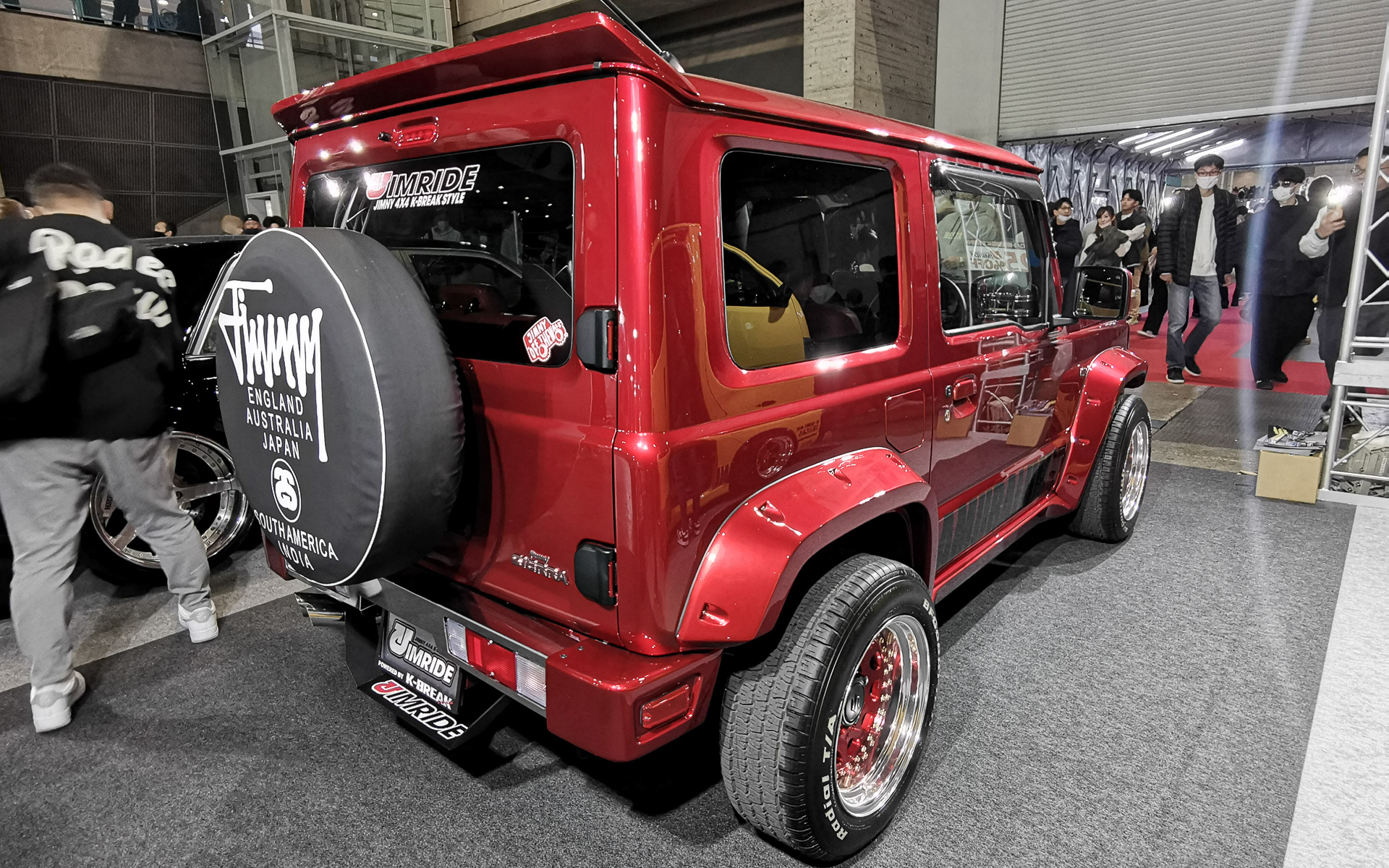 昔日産テラノのローライダーに乗っていたせいか、ワイドフェンダーのジムニーシエラのローライダーには、その面影を感じて惹かれてしまいます