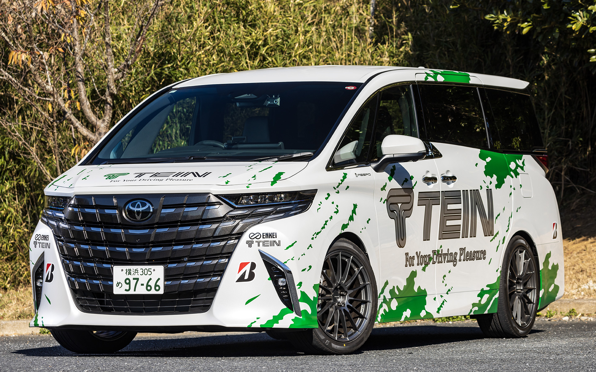 テインの新型「アルファード」デモカー