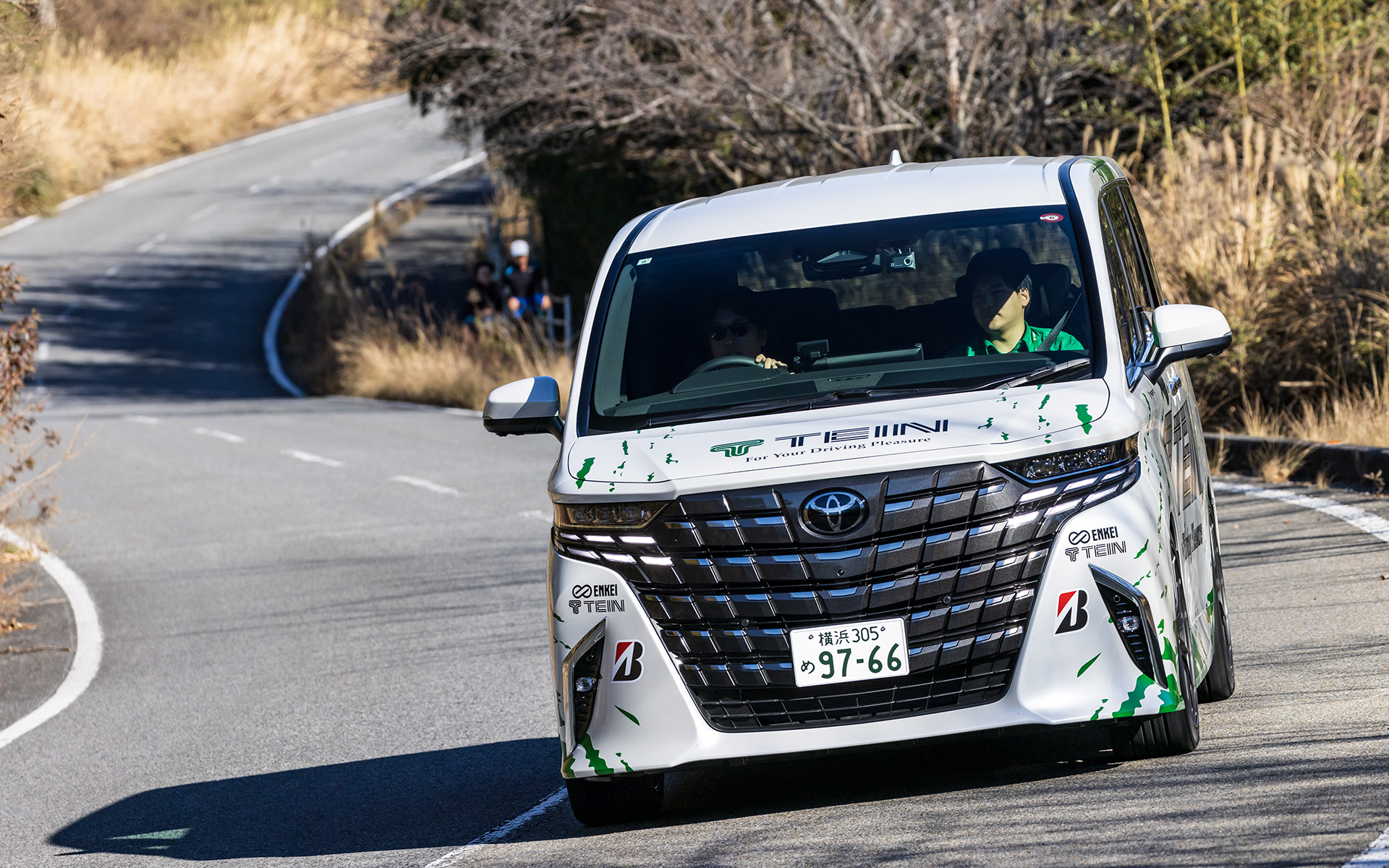 ジャークモードは、コーナリング姿勢を安定させてくれるので安心感も高まる