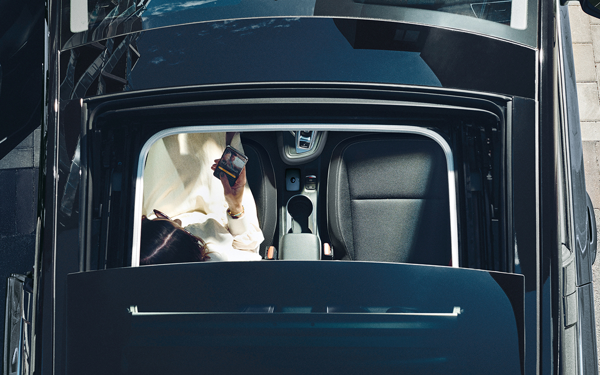 電動パノラミックルーフ