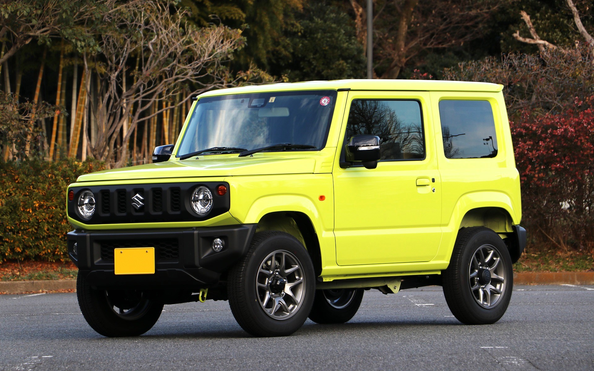 軽自動車でありながらSUV＆クロスカントリーなスタイルと高い走破性が特徴のジムニー。カスタマイズを楽しむユーザーも多い