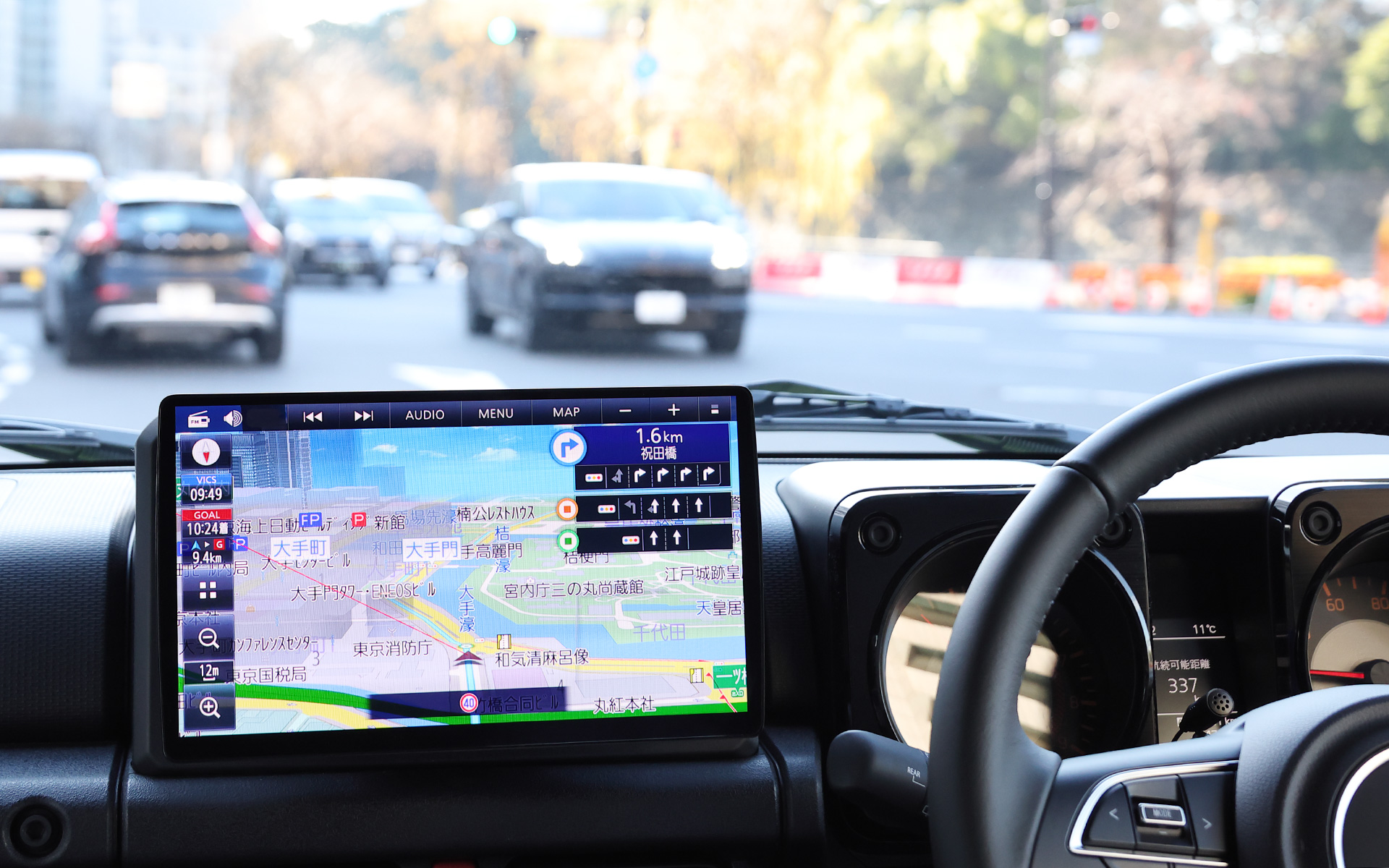 ディスプレイに貼られている低反射フィルムも何種類もの素材から選び抜いたという