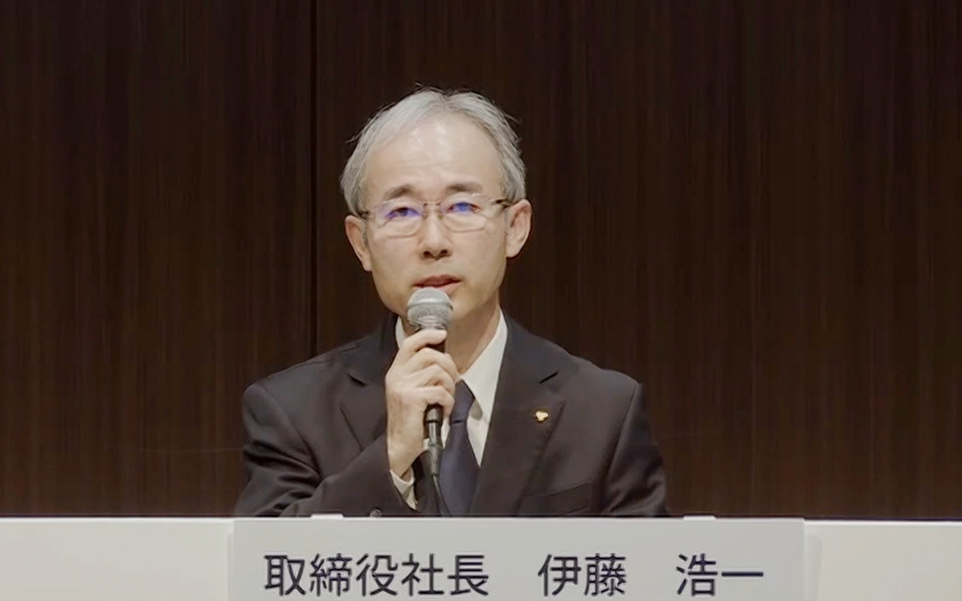 国内排出ガス認証の不正行為に関する記者会見を実施した株式会社豊田自動織機 取締役社長 伊藤浩一氏