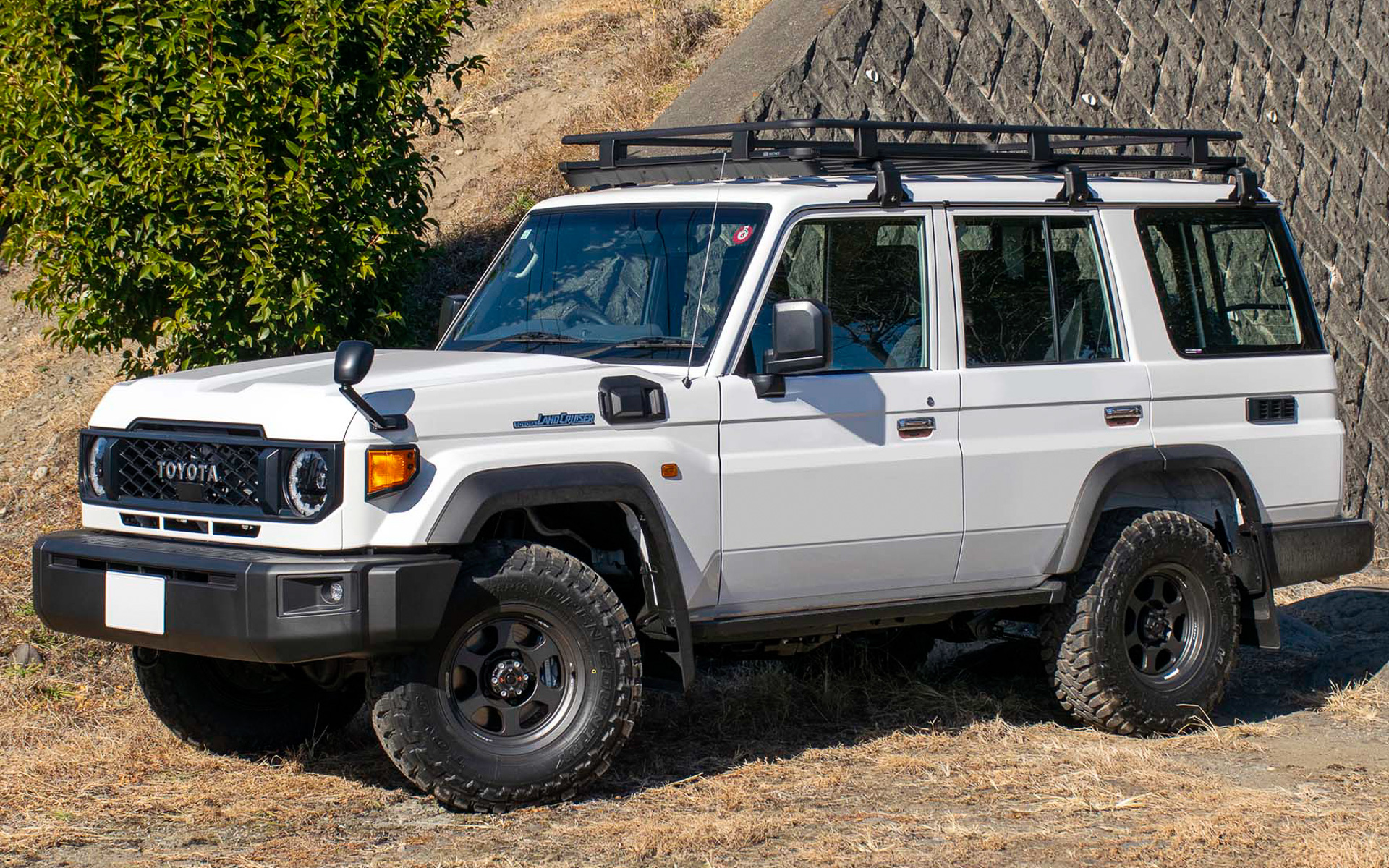 「ドアハンドルプロテクター for ランドクルーザー70」の装着イメージ