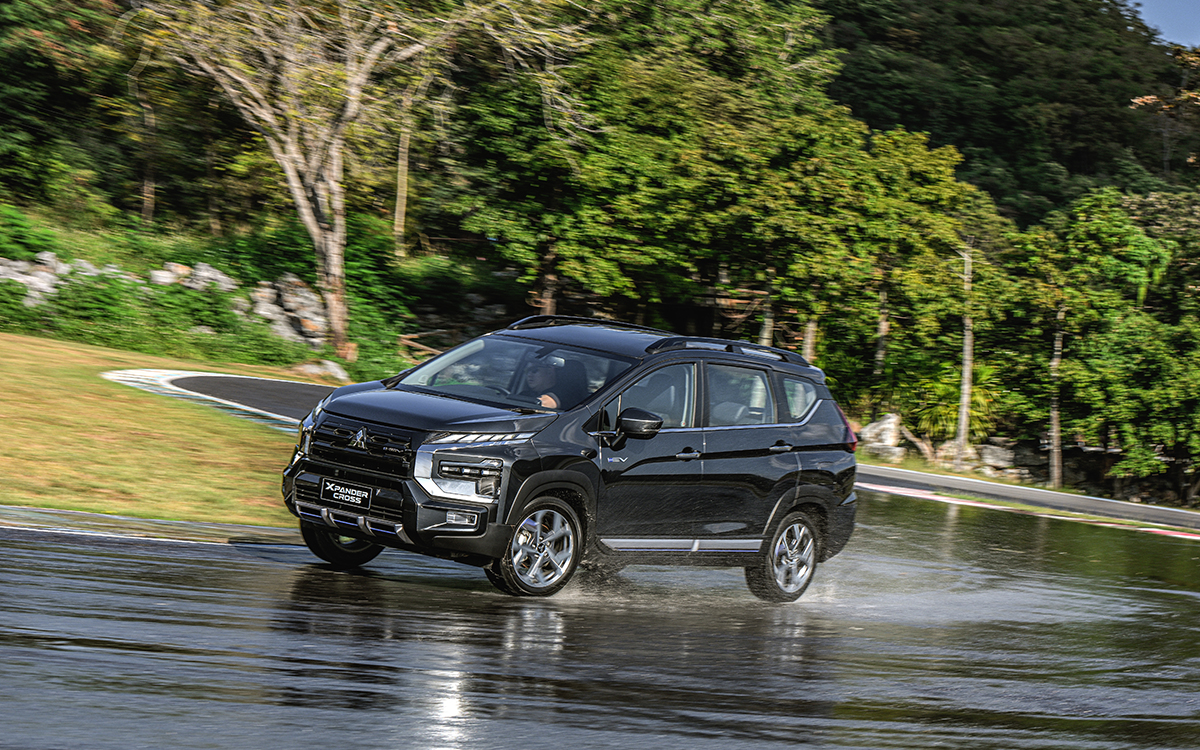 エクスパンダー クロス HEV