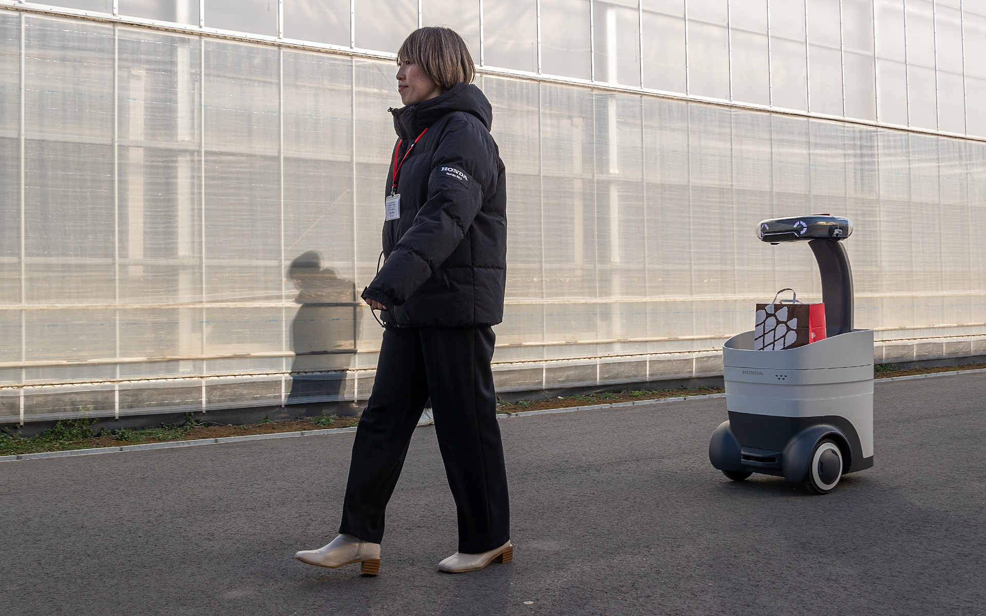 追従時。ユーザーの進行方向を想定しているので、前触れもなく進路を変えても追従する