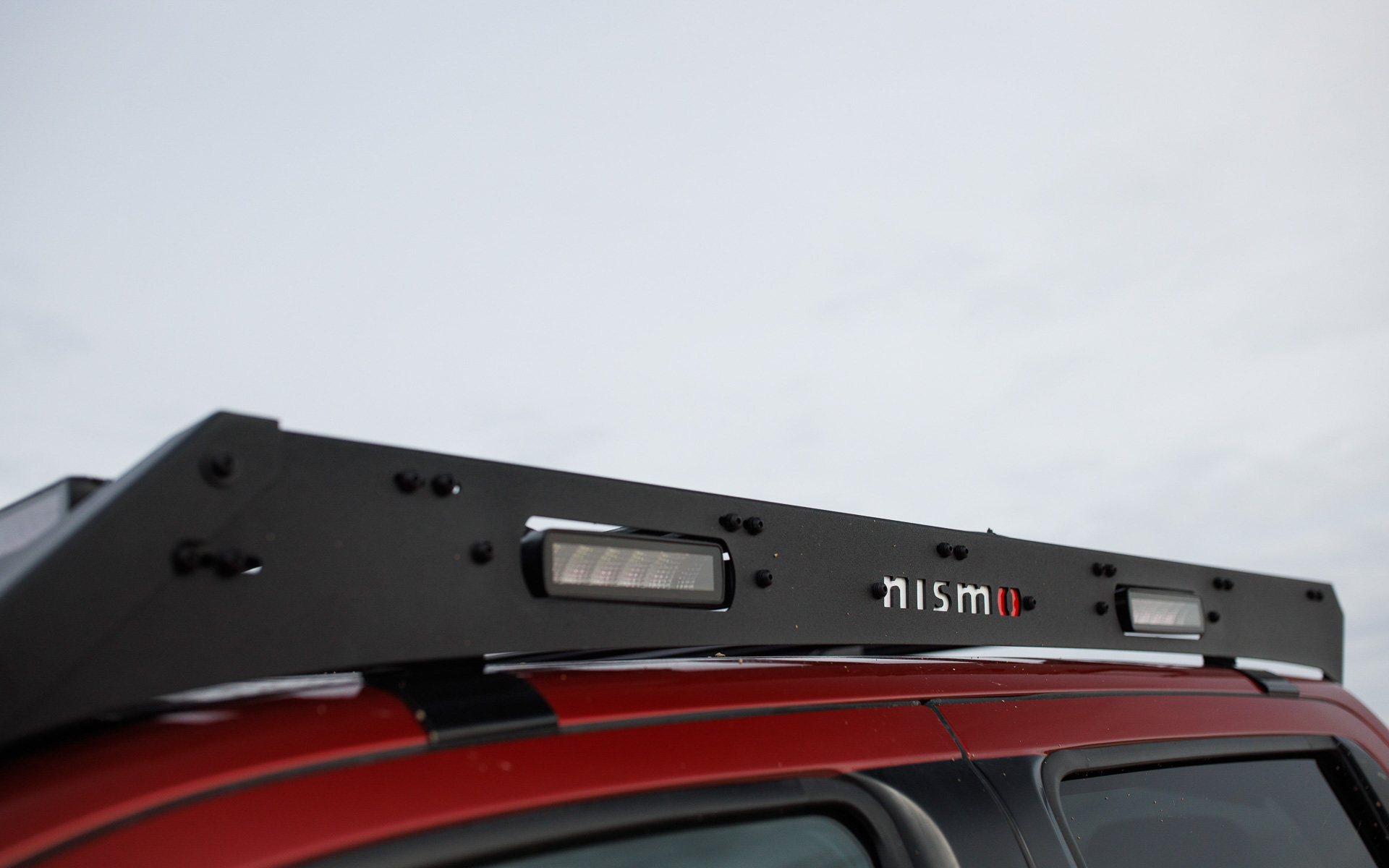 LED照明一体型ルーフラック