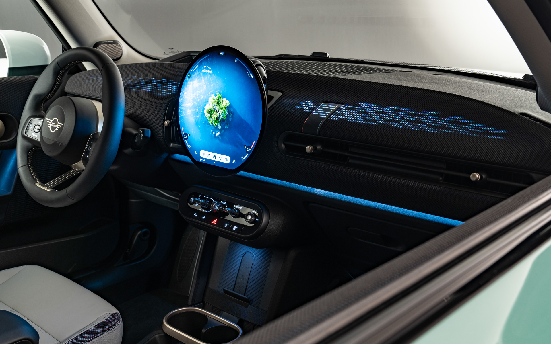 2つのプロジェクターユニットがダッシュボード上にさまざまなイルミネーショングラフィックを照射する