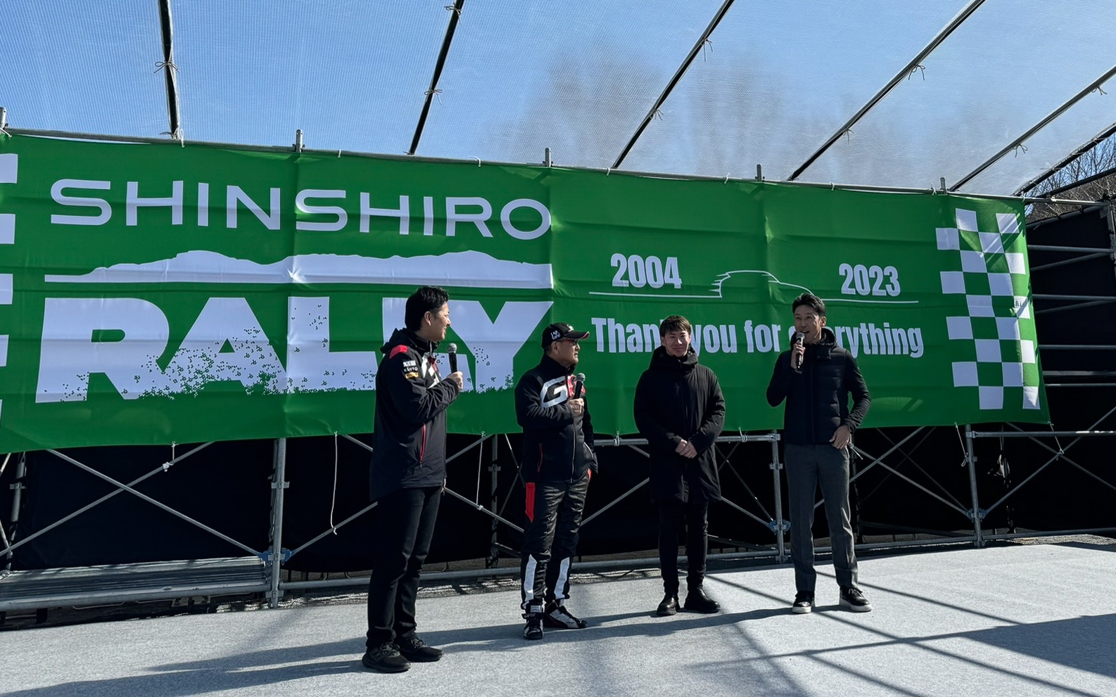 小林可夢偉選手や中嶋一貴氏とサプライズトークショーも行なった