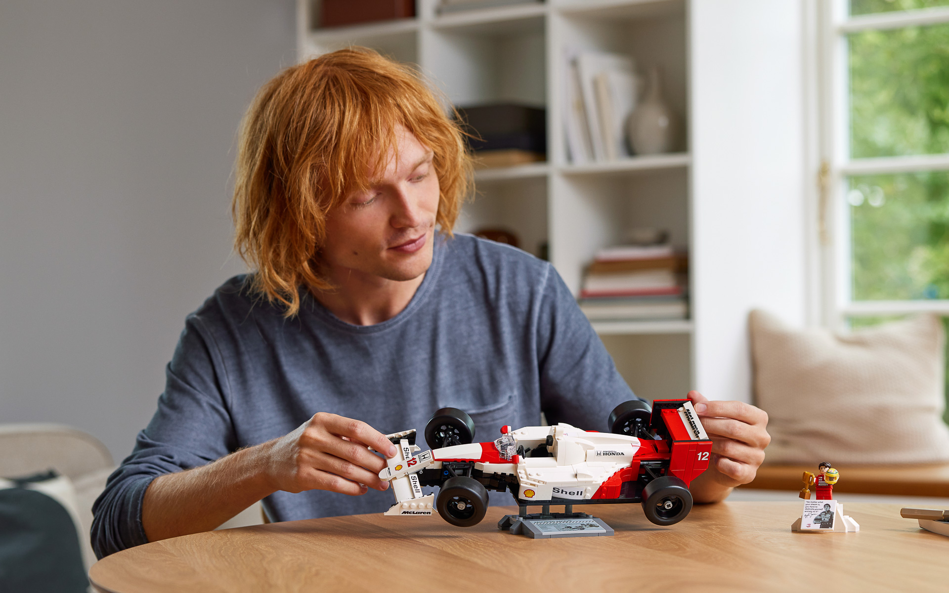 2月2日10時から<a href="https://www.lego.com/ja-jp/local-news/news/2024/february/mclaren10330-presale" class="n" target="_blank">「全国のLEGO取扱店舗」</a>にて予約受付が開始している