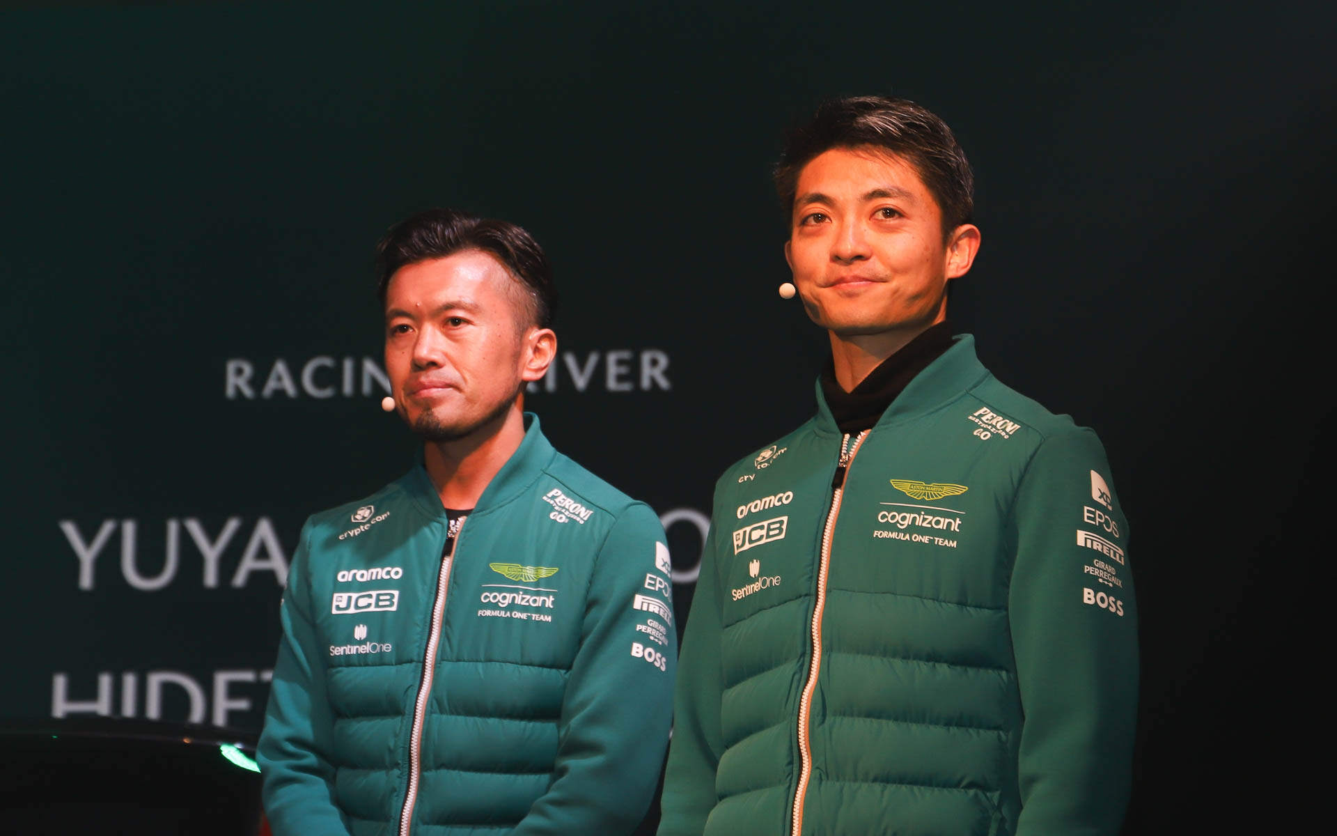 ゲストとして迎えられたドライバーの坂本祐也氏（左）と安岡秀徒氏（右）