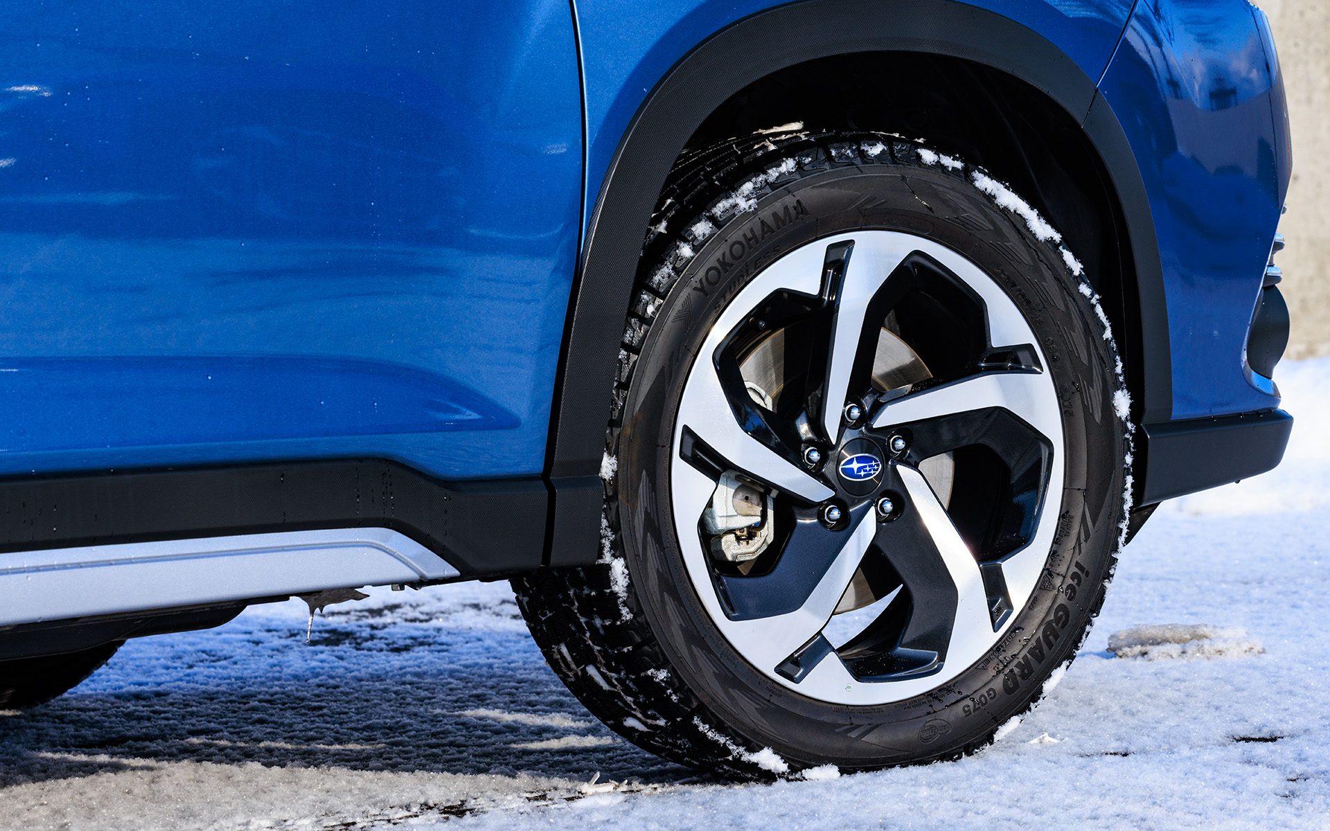 スタッドレスタイヤは横浜ゴム「アイスガードSUV G075」を装着。サイズは225/55R18