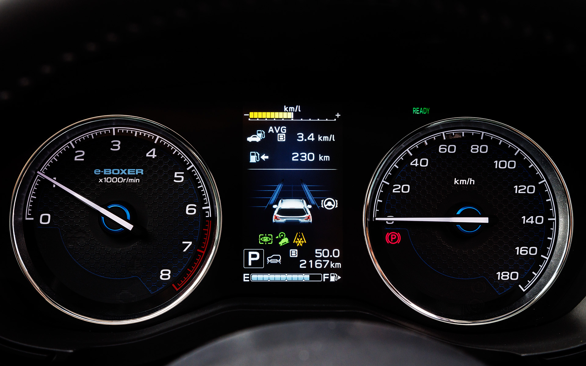 フォレスター アドバンスのインテリア。オプションの本革（ナッパレザー/ブラウン）を装着