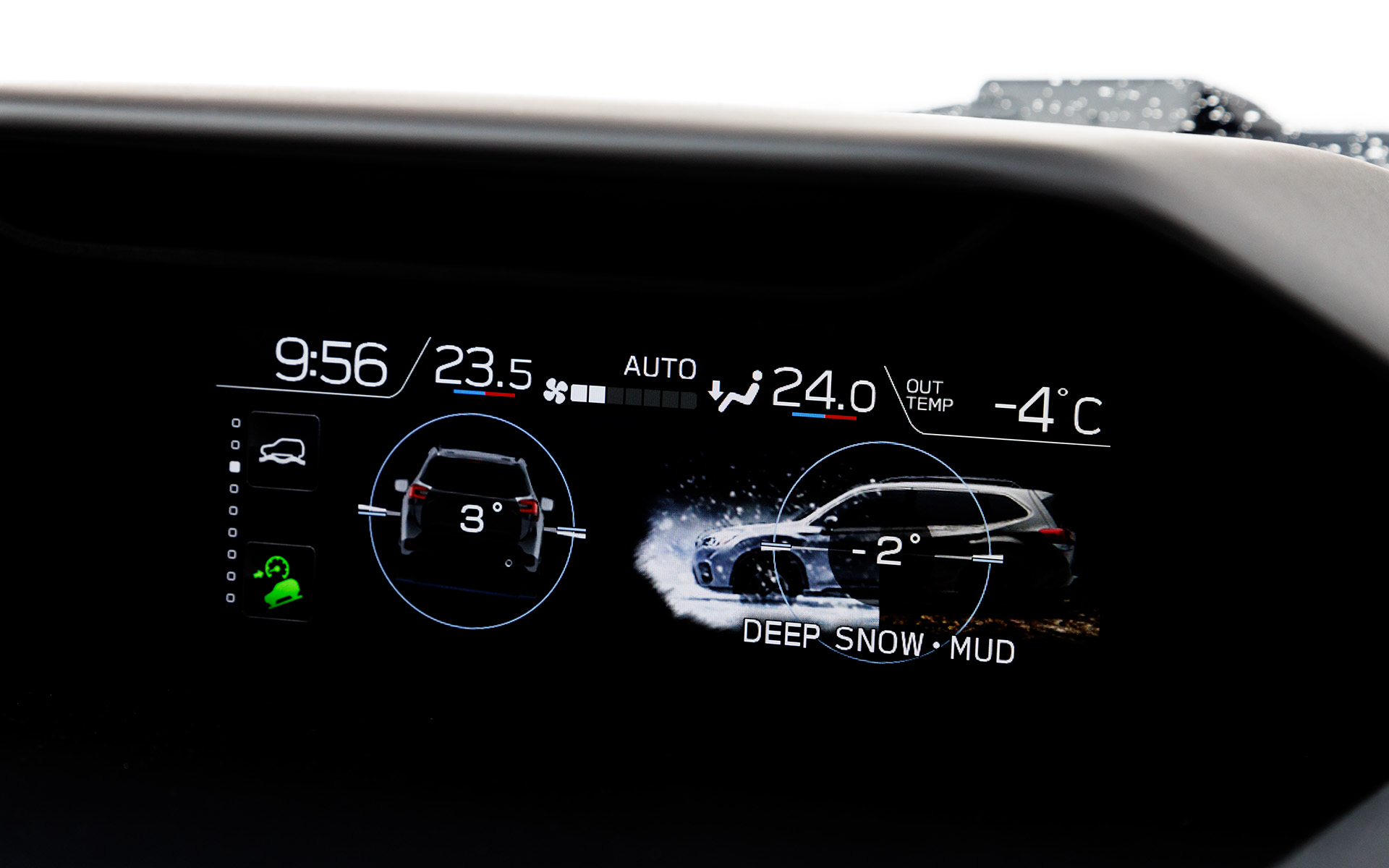 どのモードに入っているかは、メーター内のマルチインフォメーションディスプレイ、インパネ上部のマルチファンクションディスプレイで確認できる