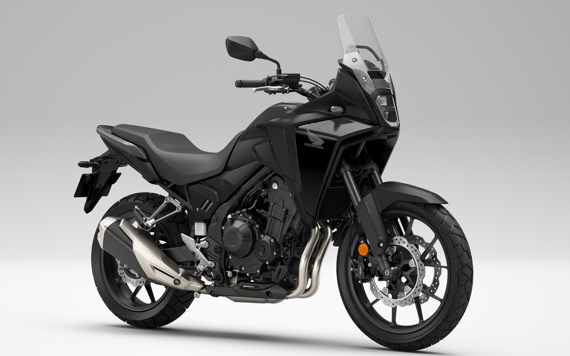 クロスオーバーモデル「NX400」