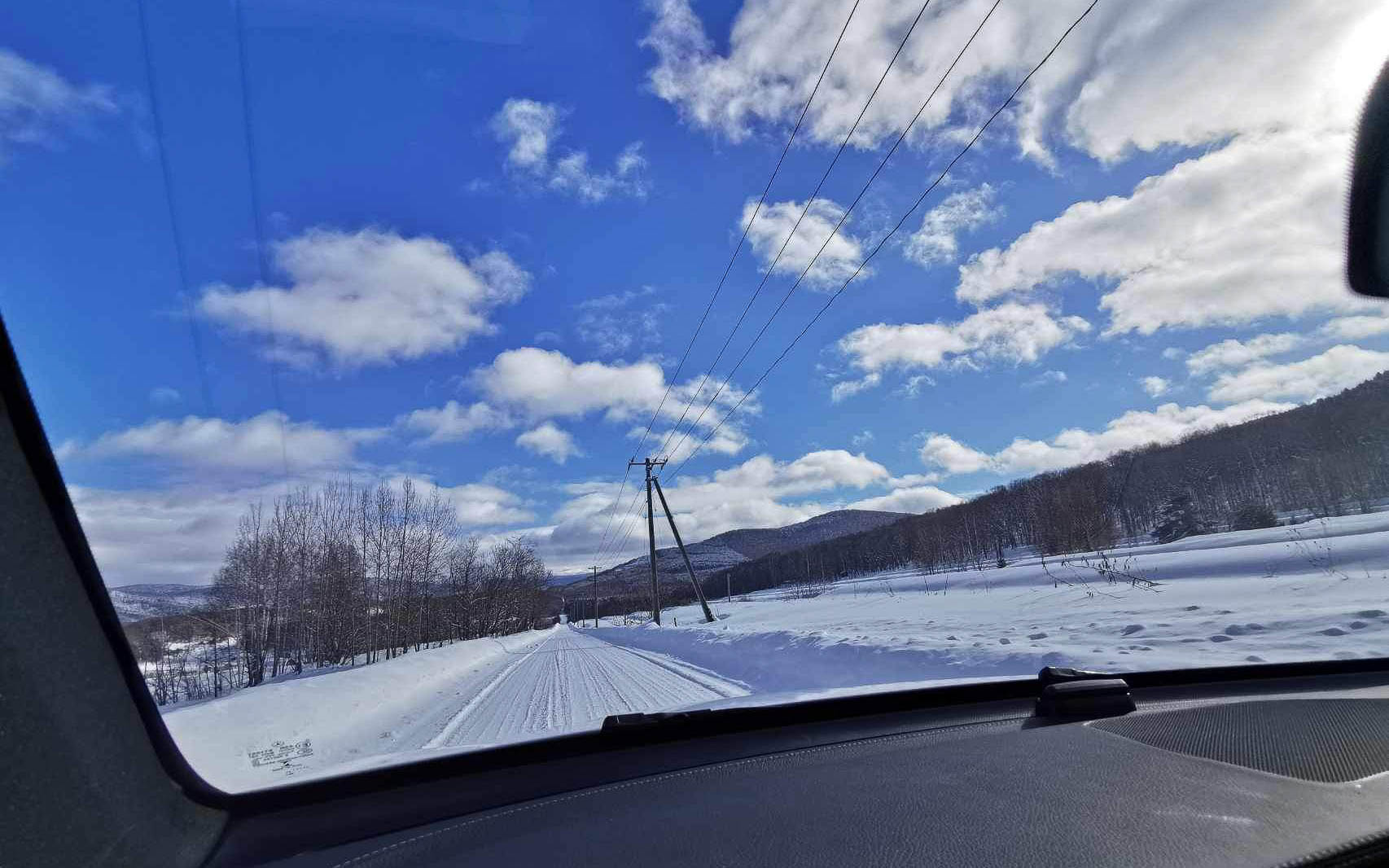雪の降った翌日、キレイに除雪された道は素晴らしく気持ちがいい