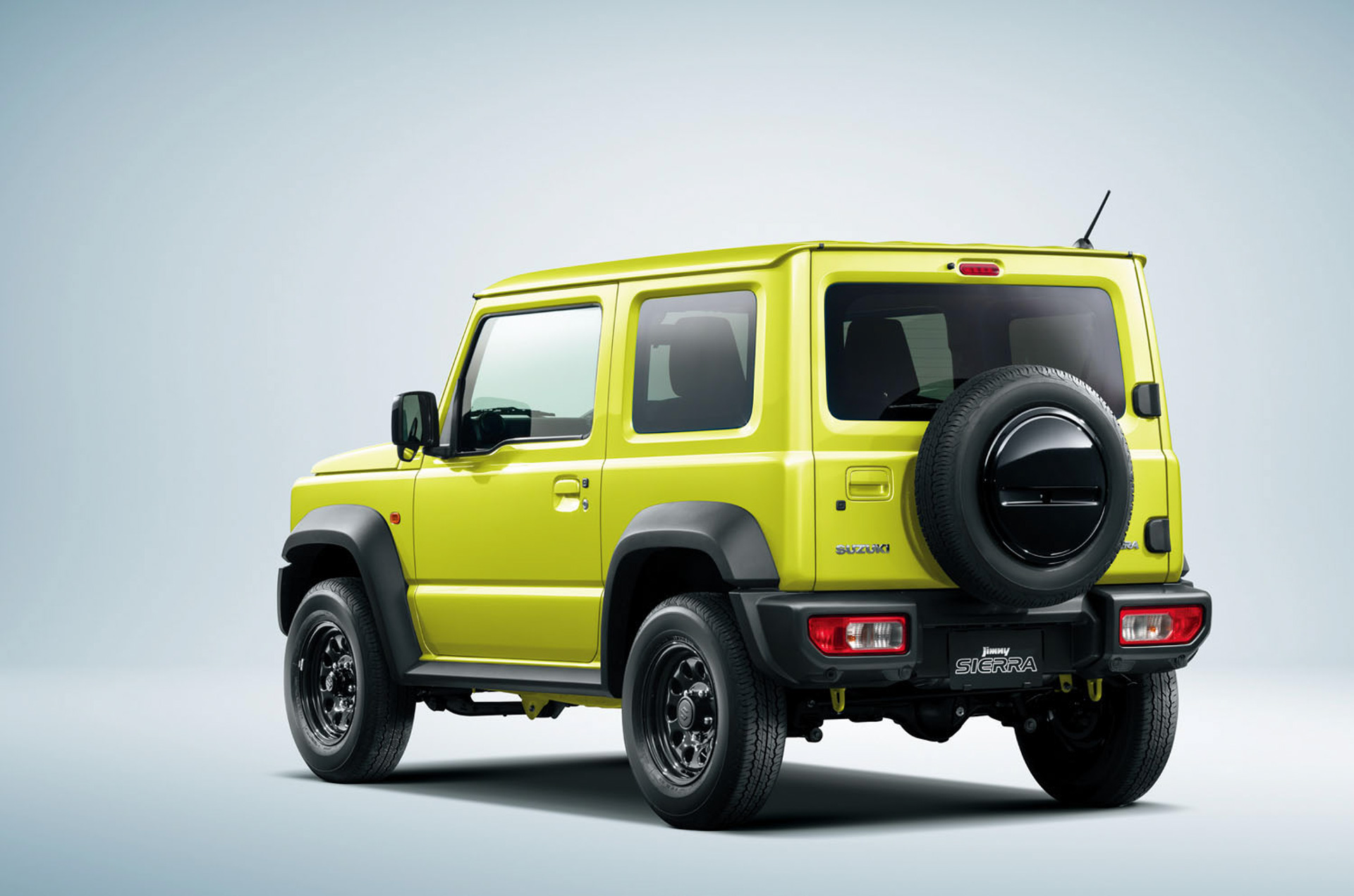 小型四輪駆動車　ジムニー シエラ