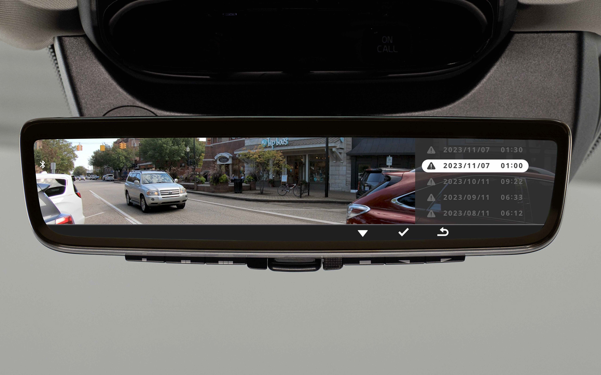 ジェンテックスの代表的な製品となるドライブレコーダー付きミラー