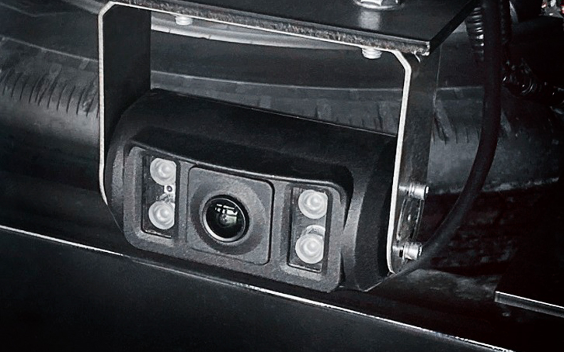 新規搭載リヤビューカメラ（標準設定）