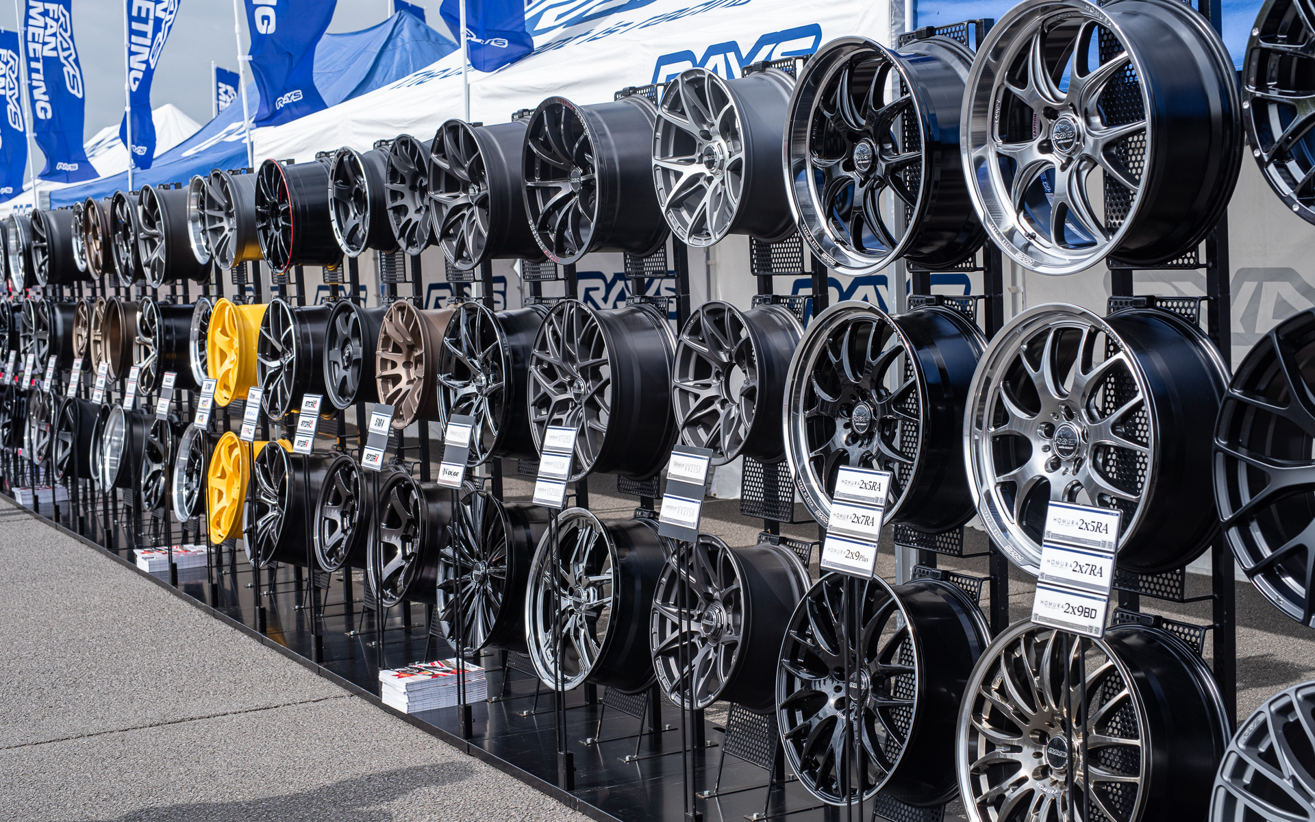 新作ホイールも実物を見ることができる