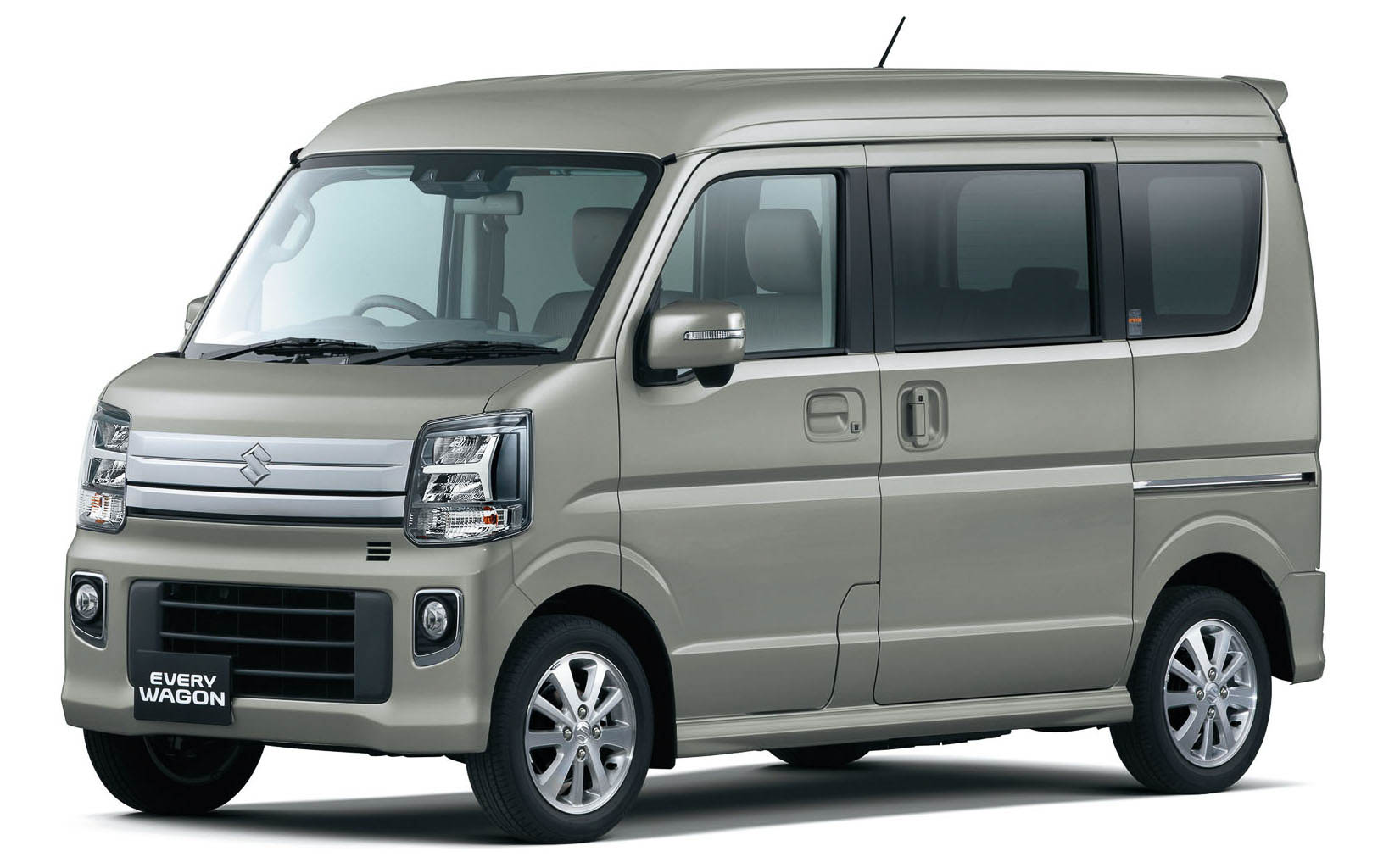 エブリイワゴン（PZターボ ハイルーフ車）。ボディカラーはモスグレーメタリック