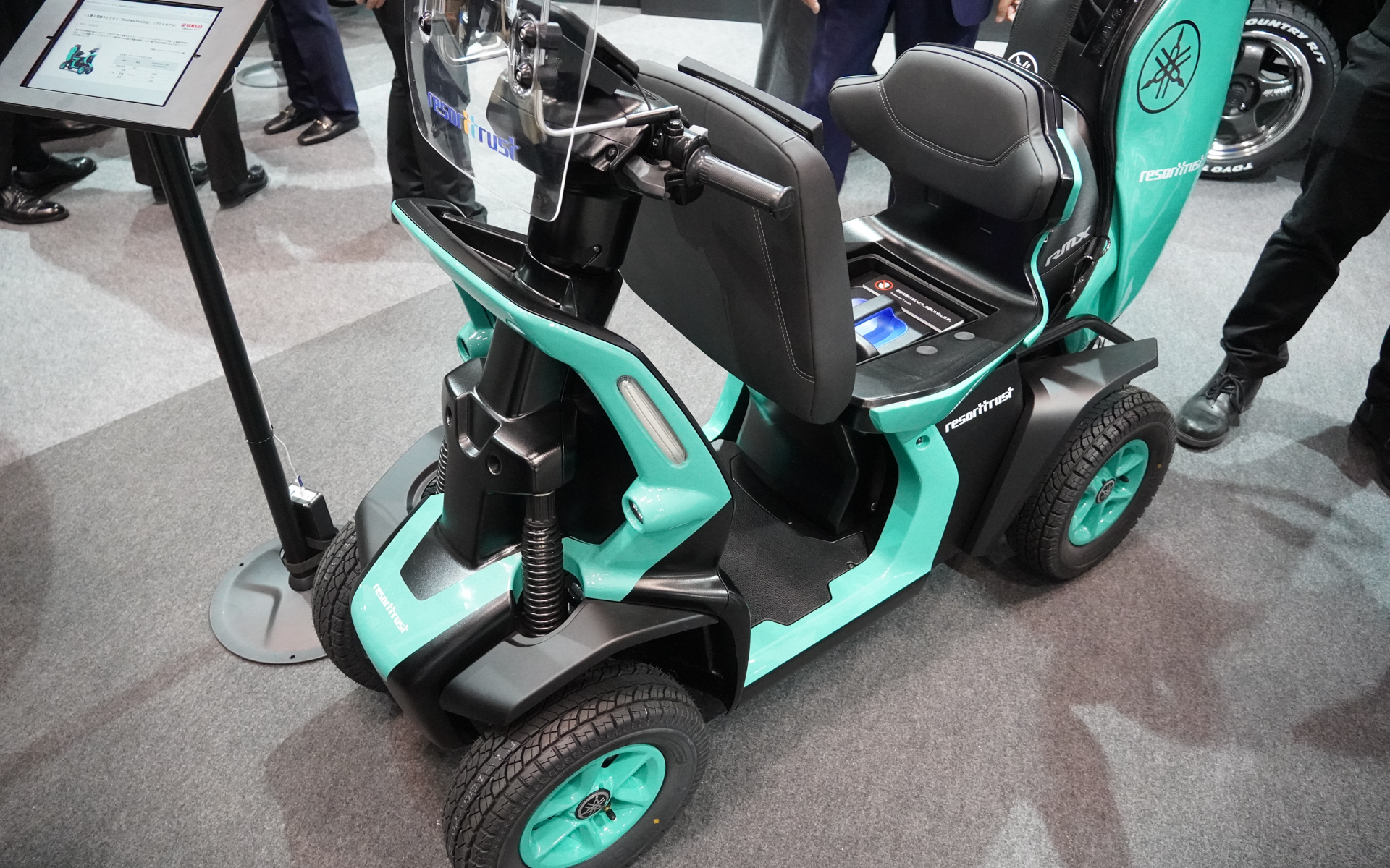 Honda Mobile Power Pack e：を採用するヤマハの1人乗り電動モビリティのプロトモデル「DIAPASON C350」。ゴルフ場での利用を想定