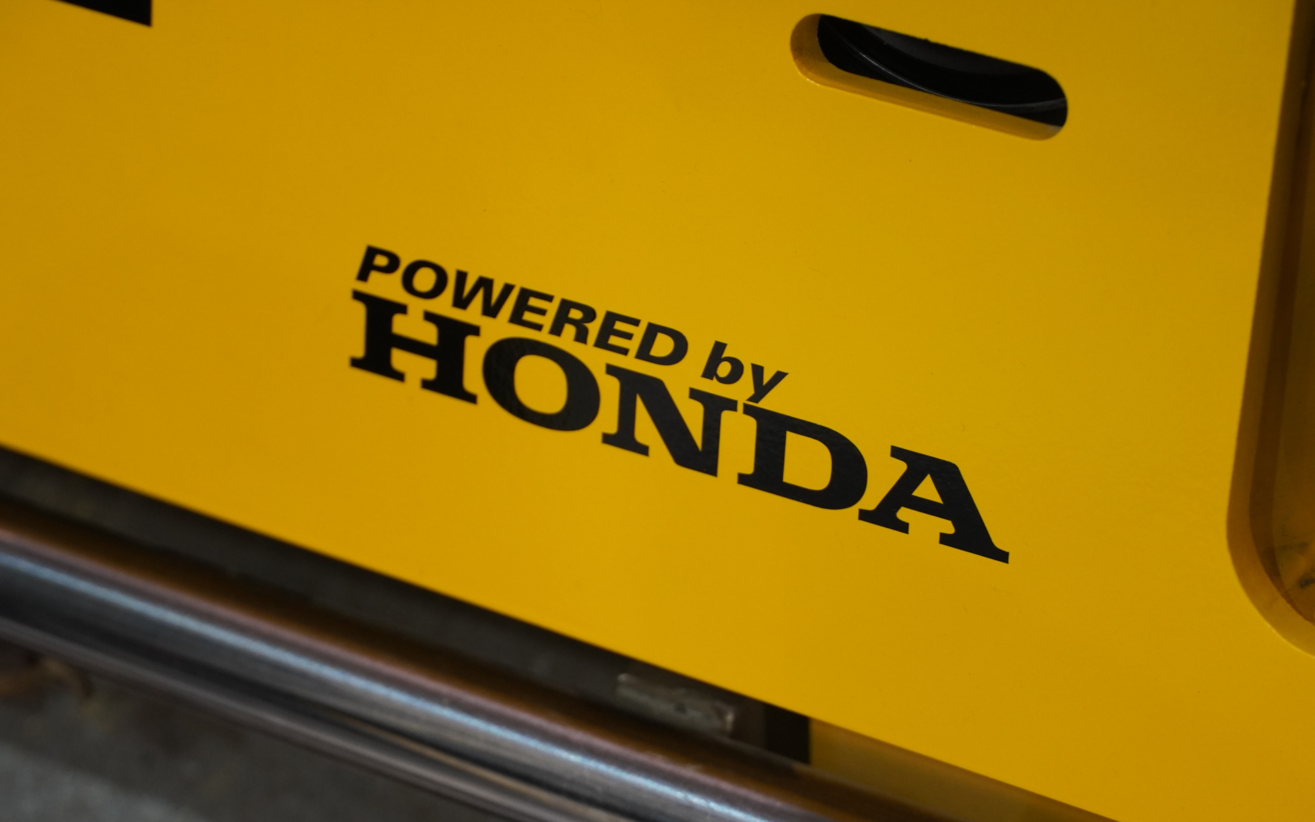 Honda Mobile Power Pack e：で動かすため「POWERD BY HONDA」がフロントに表示される