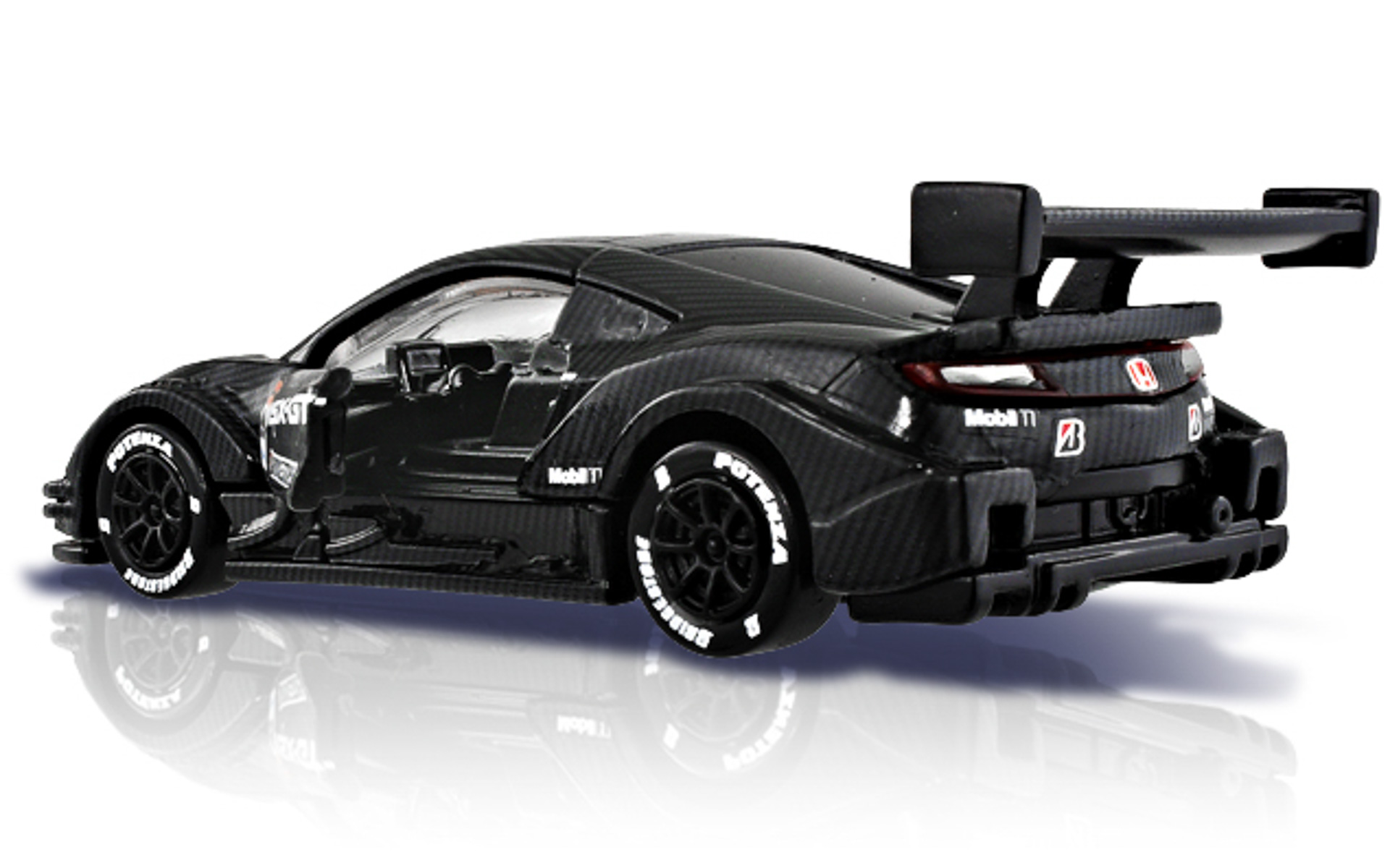 トミカプレミアムRacing「99号車NSX-GT」。商品サイズは32×20×79mm（幅×高さ×奥行き）