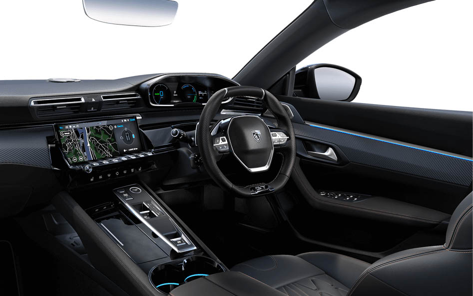 フロントシートにはナッパレザーを採用