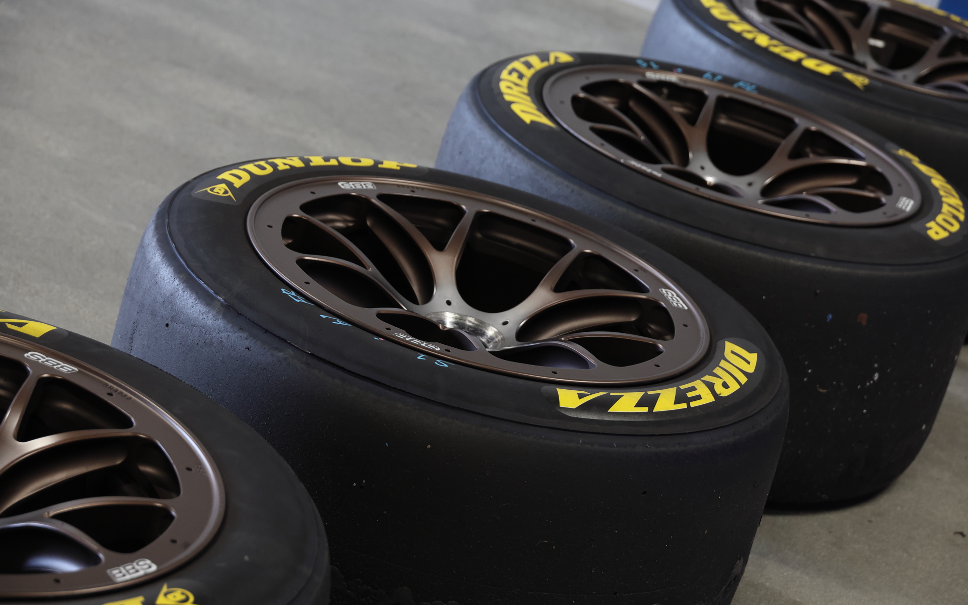 ダンロップタイヤ＋BBS