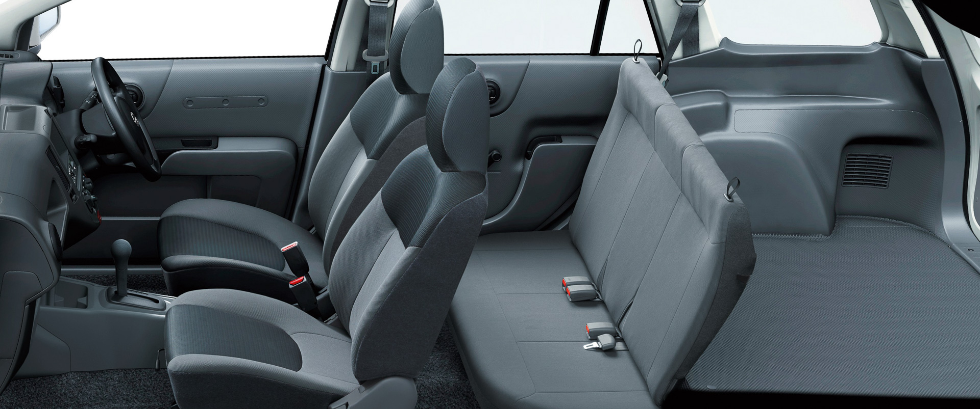 荷物の積み込みがしやすい大容量の荷室空間を完備