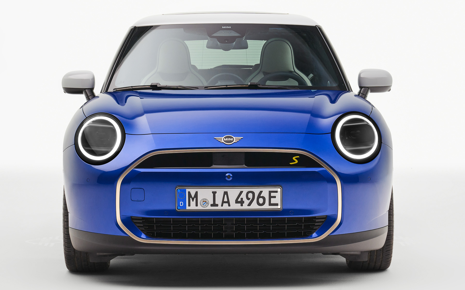 バッテリEVモデルのボディサイズは、3860×1755×1460mm（全長×全幅×全高）、ホイールベースは2525mm