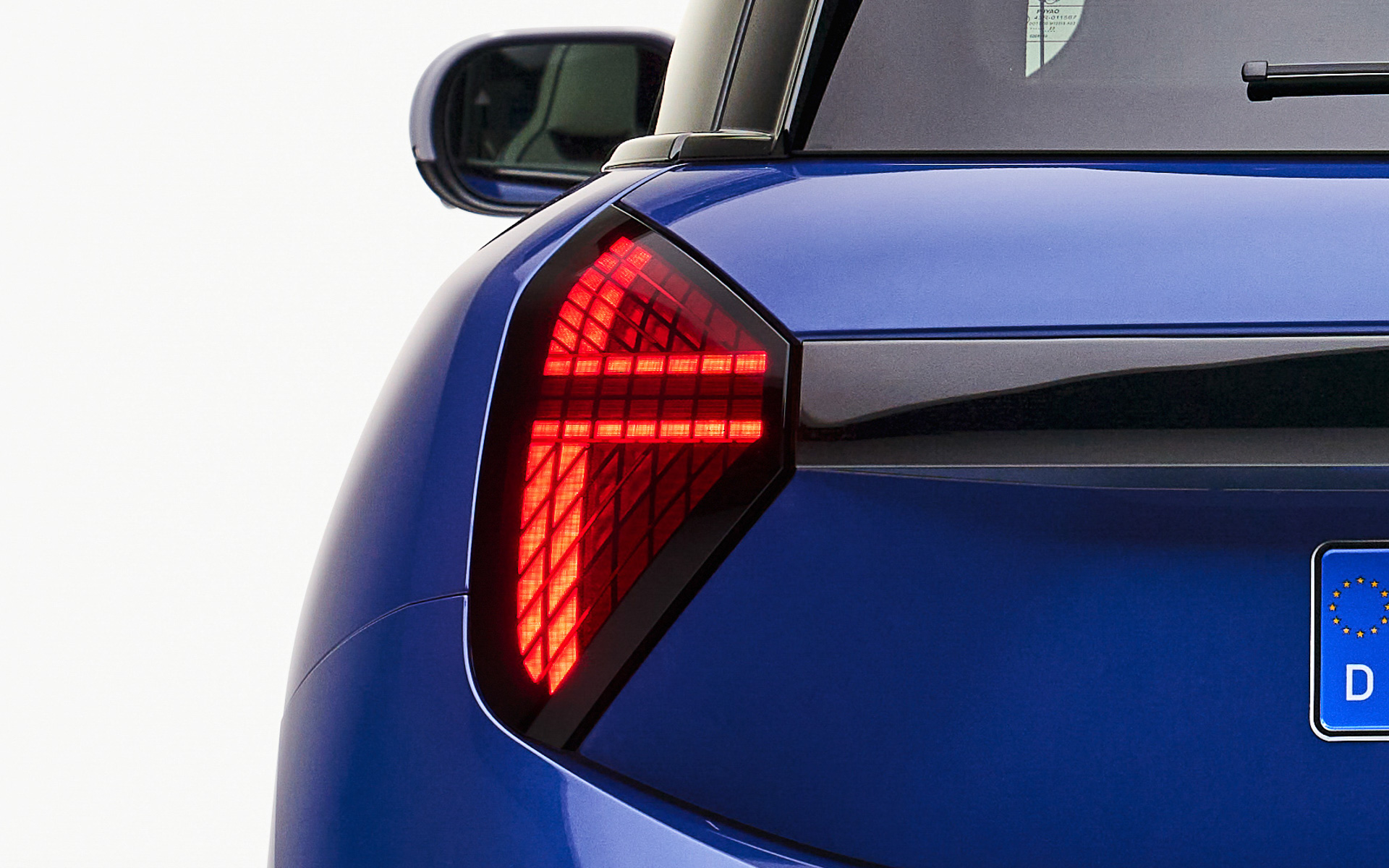 テールランプも3種類の点灯パターンから選択可能