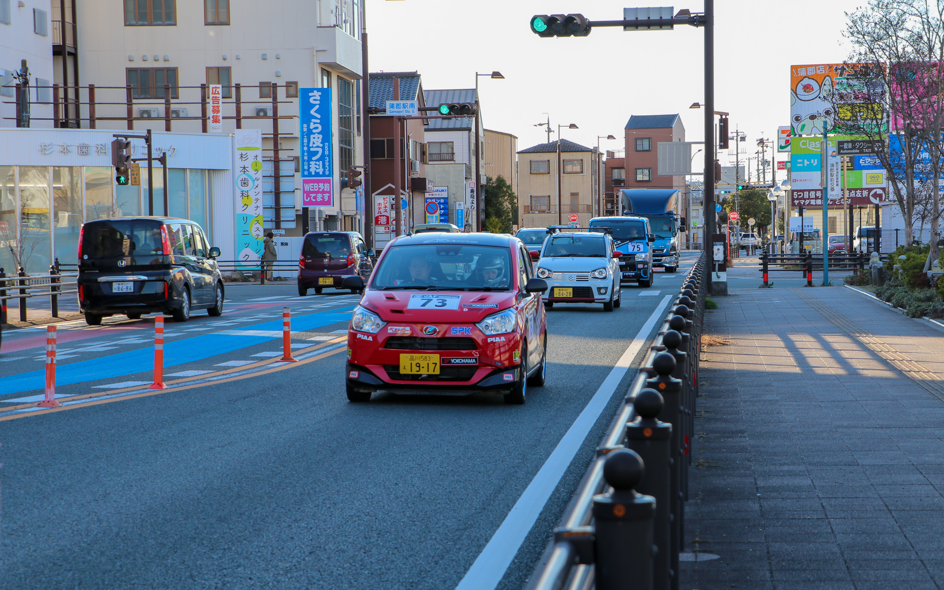 市街地を走るラリーカーを見られるのも魅力の1つ