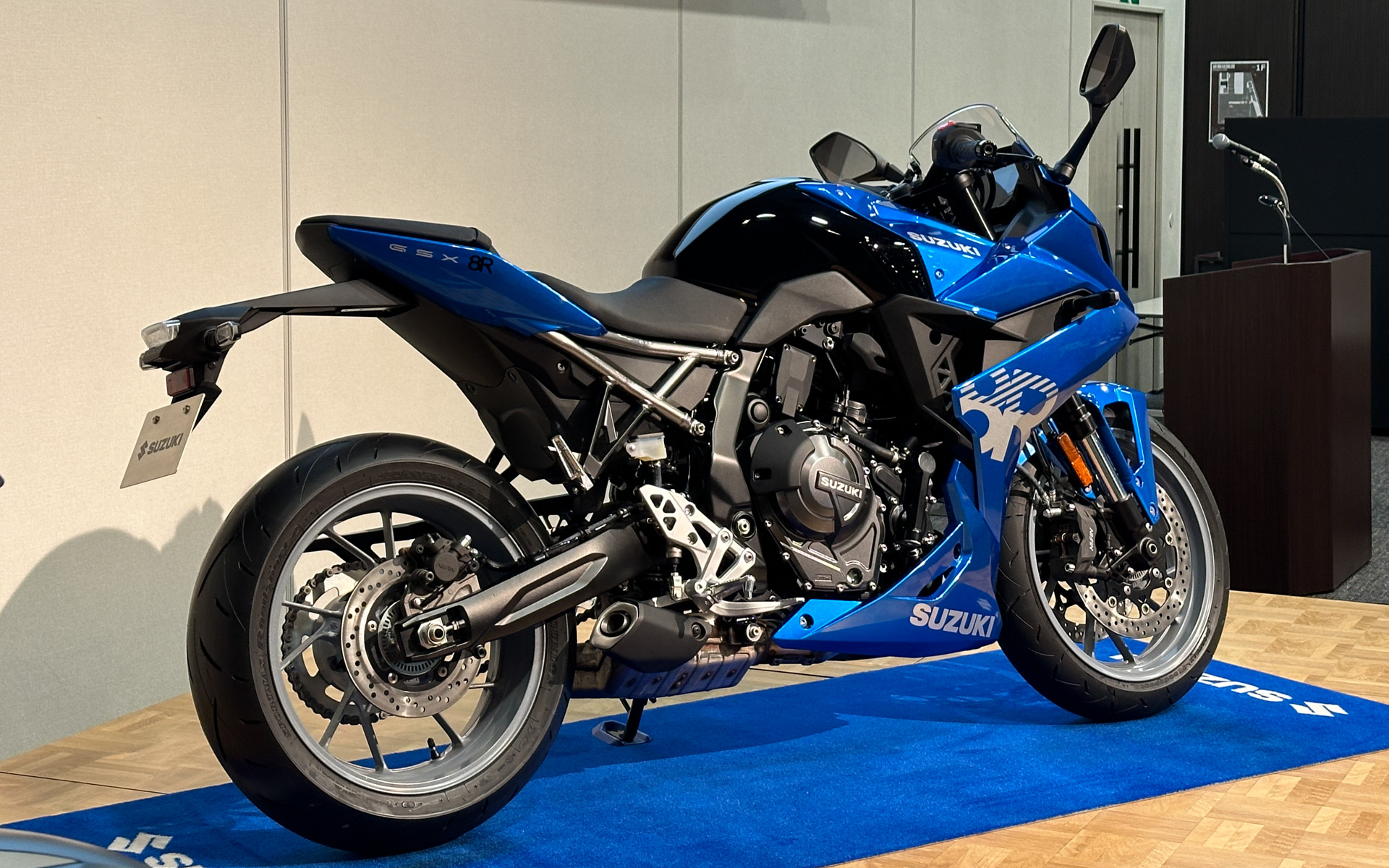 新型GSX-8R