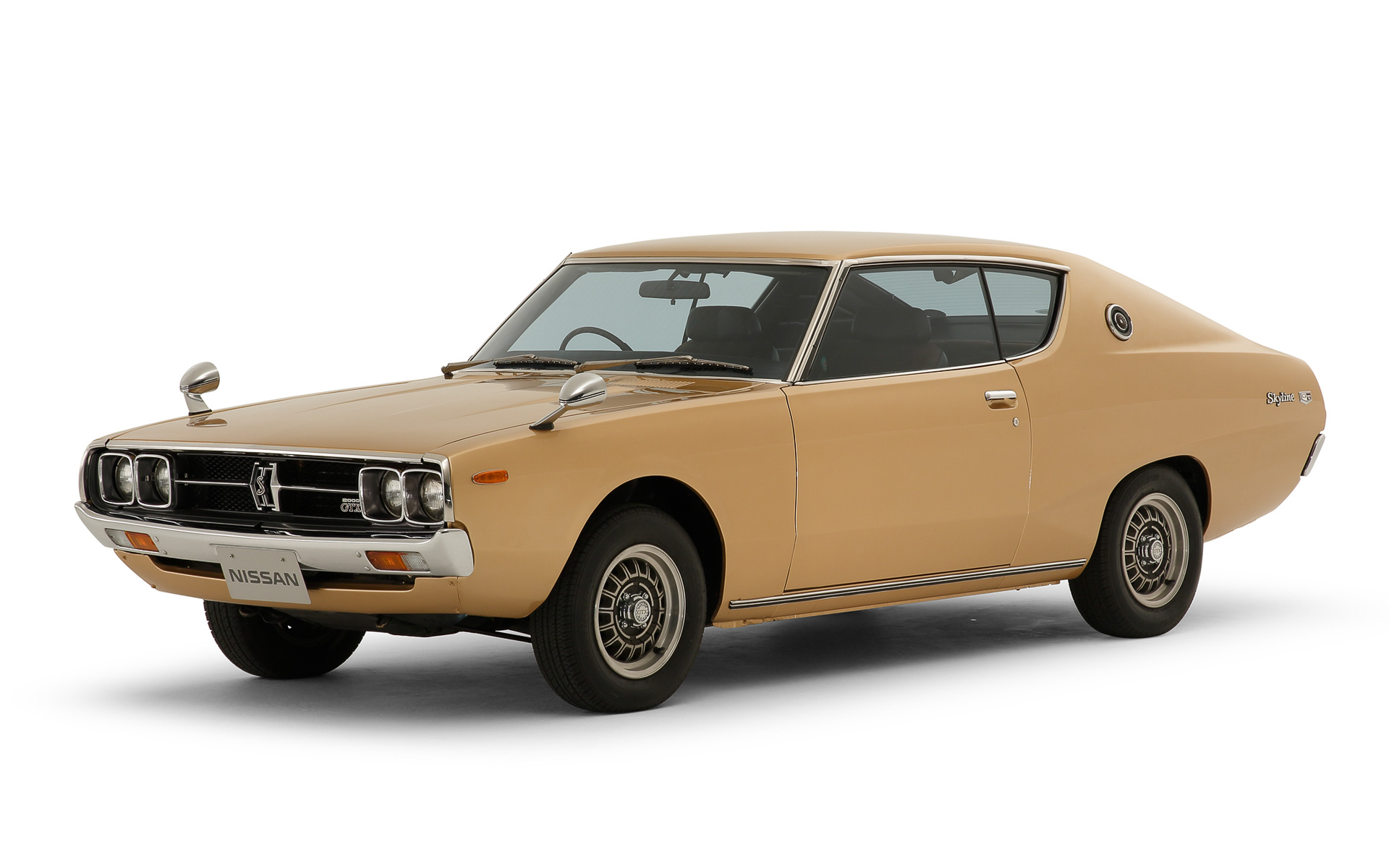 スタジオ2に展示されるスカイライン ハードトップ 2000GTX-E（KGC110型）