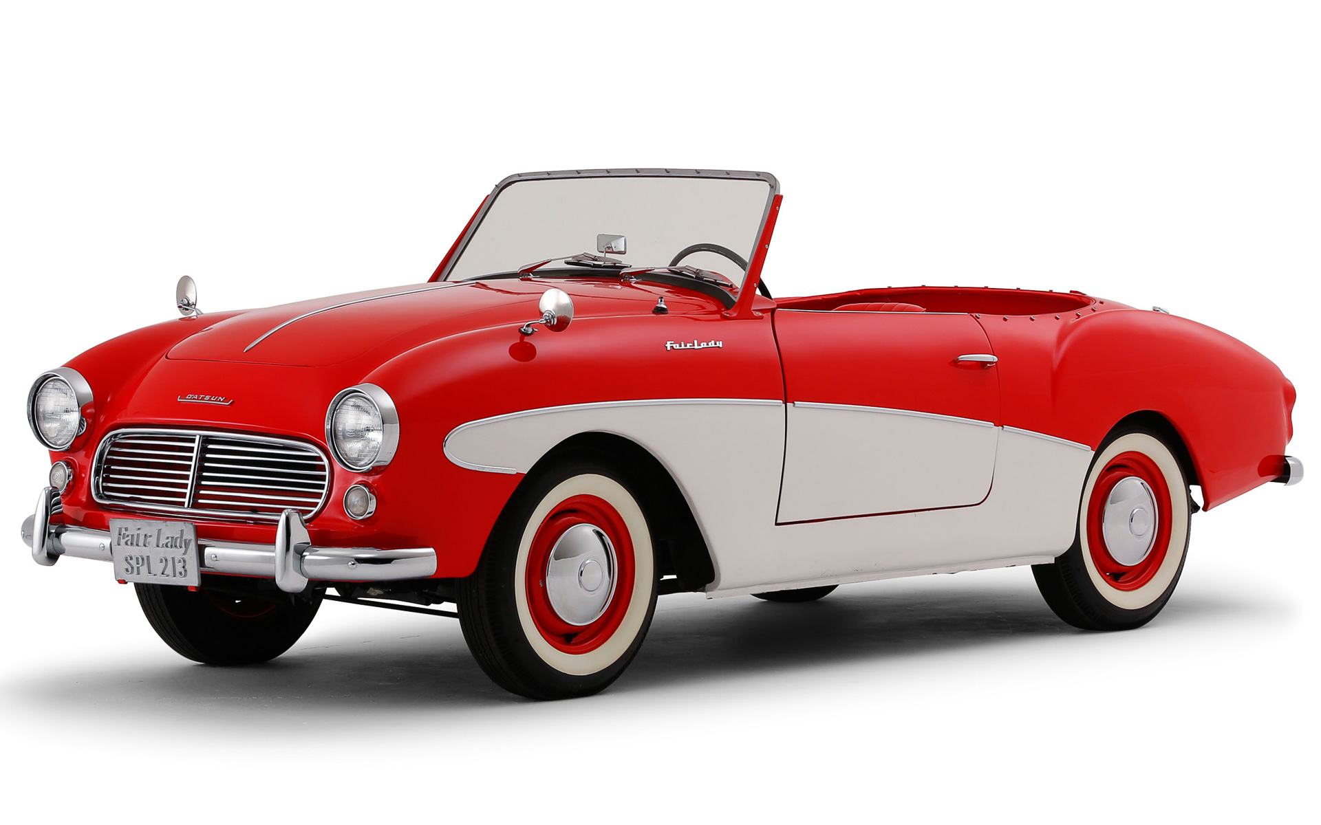 スタジオ3に展示される「ダットサン フェアレディ」（SPL213型）
