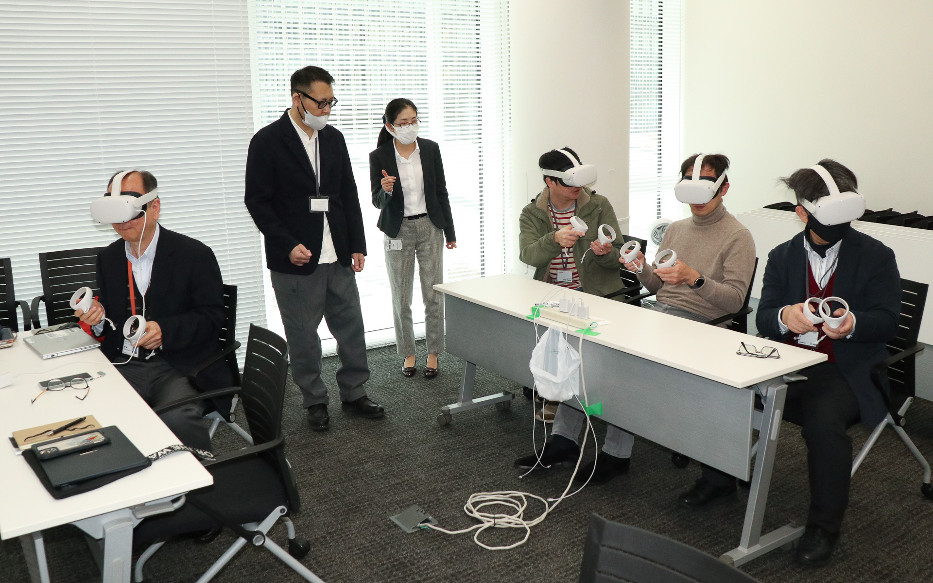 事前説明会に参加した報道関係者もVRデモを体験した