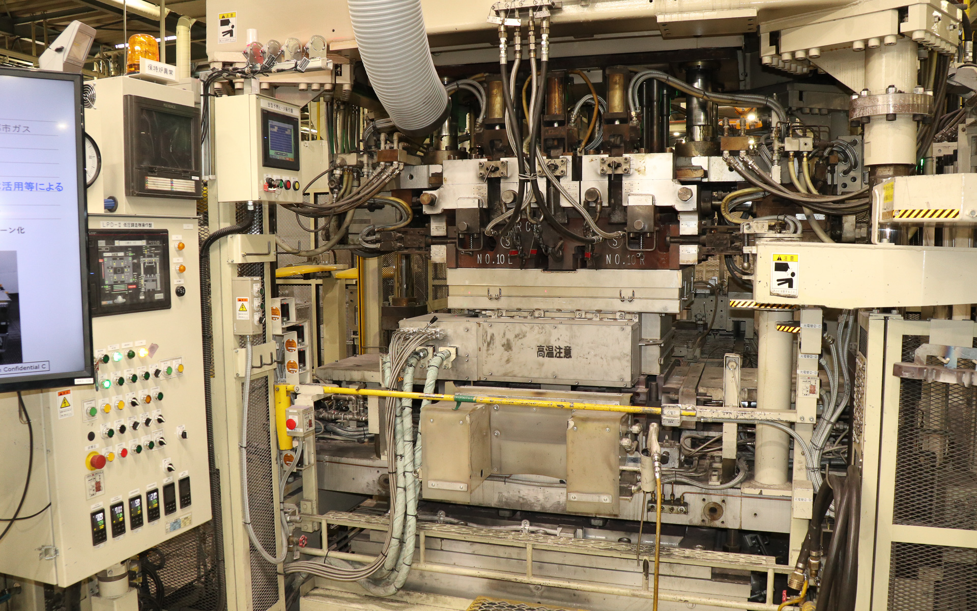 電気ヒーターを使う金型予熱ヒーター