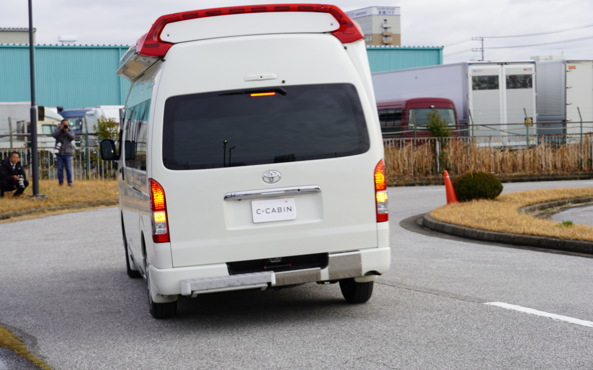 コーナーでのロールと荷重のかかり具合を覚えていく