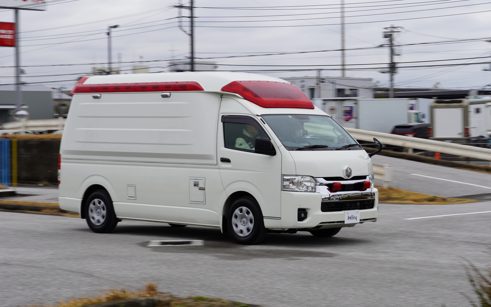 C-CABINでも急ブレーキを実践。急ブレーキの最初と最後の調整次第では衝撃を大幅に和らげることができることを覚えていく