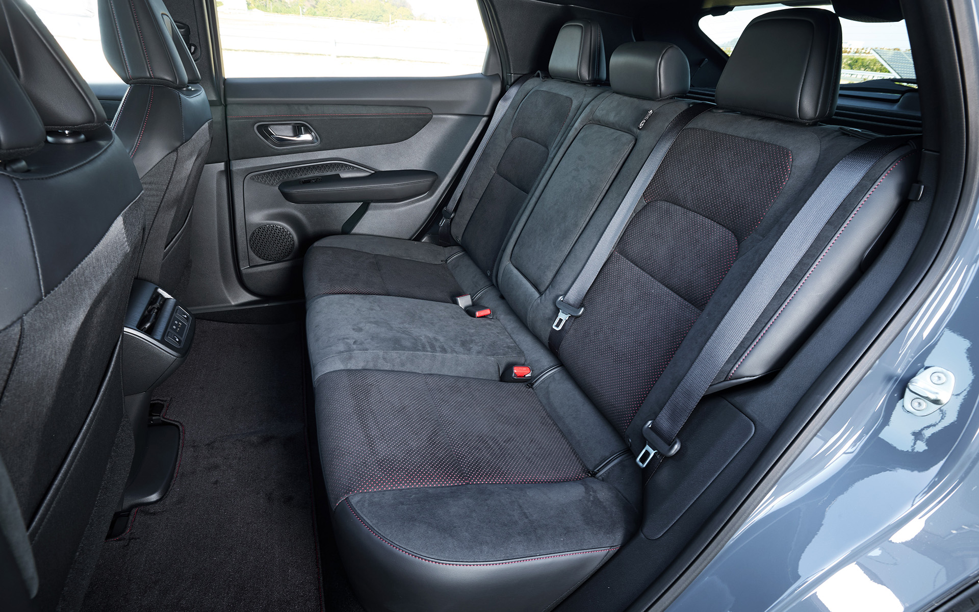 上質でスポーティなアリアNISMOのインテリア